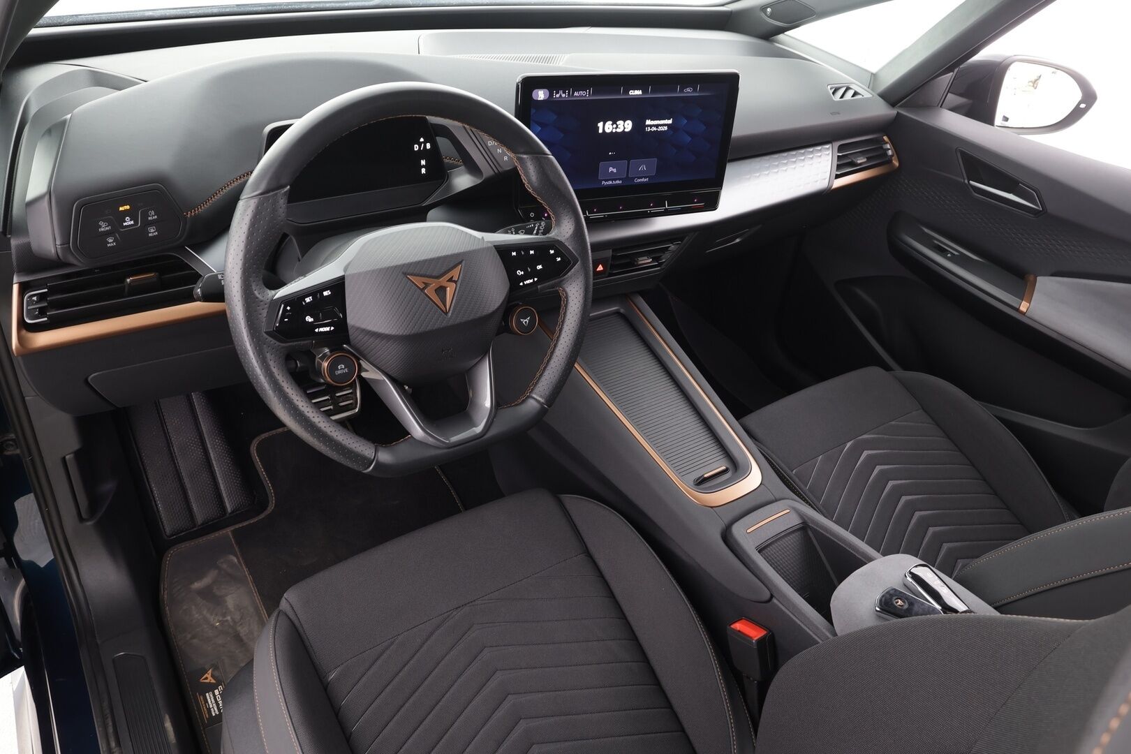 CUPRA Born 2023 e-Boost 170 kW 77 kWh * ACC / ILP / P.kamera / Beats / Keyless / Apple&Android * - 1.Om Suomi-auto / Merkkihuollettu / Kahdet Renkaat - HULLUT AVAJAISHULINAT KORKOTARJOUS 3,29 %
