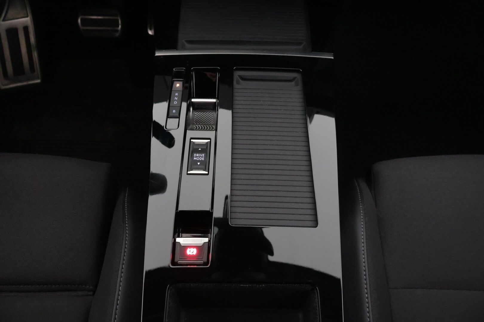 Opel Astra 2023 GS Line 180 A PHEV *Adapt. vakkari / 360° Kamerat / Pixel-LED / Vetokoukku / Lisälämmitin / KeylessGo* - Suomi-auto / 2x renkaat ja vanteet / Tyylikäs yksilö - HULLUT BLACKWEEK JATKOT - KORKOTARJOUS 2,49%