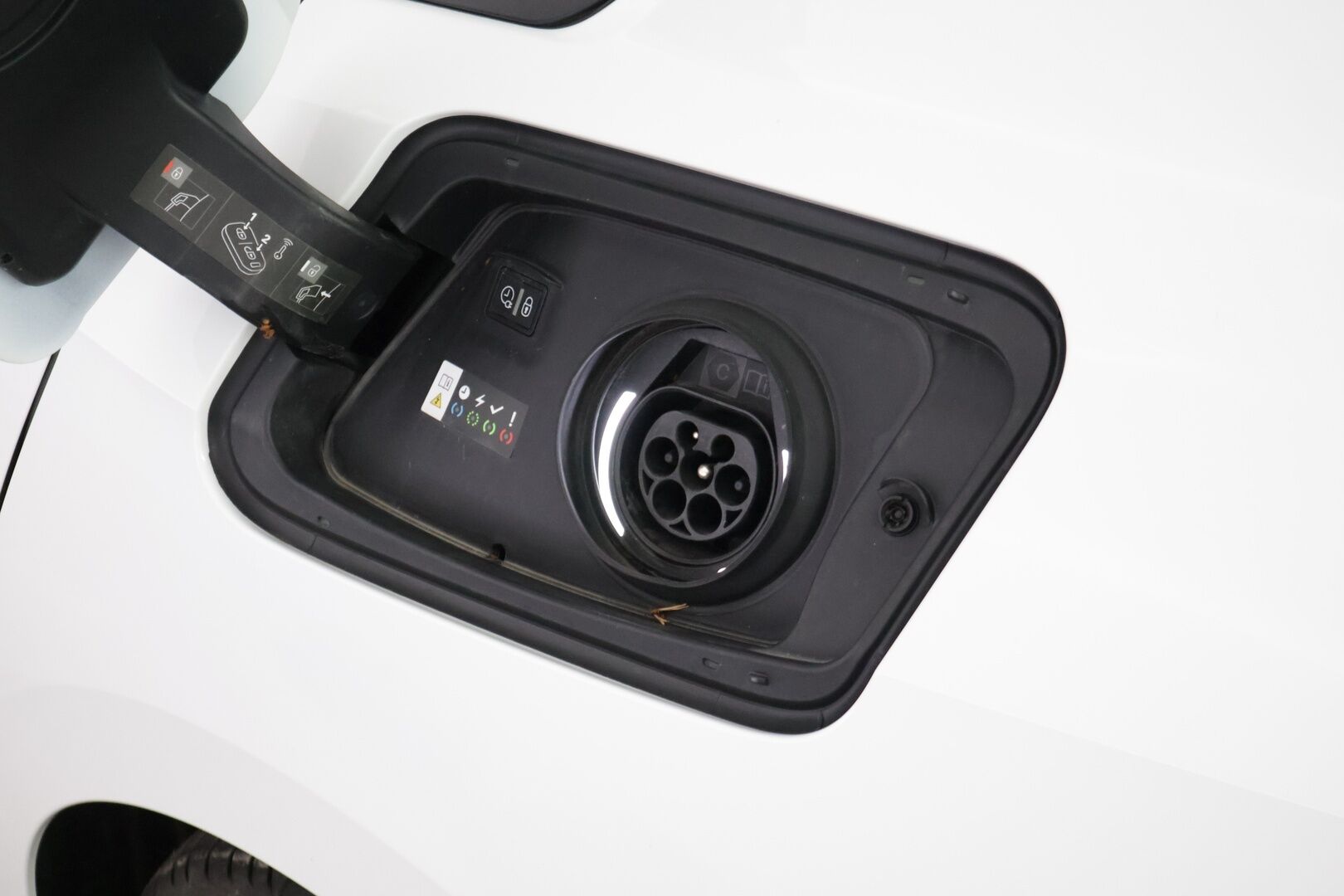 Opel Astra 2023 GS Line 180 A PHEV *Adapt. vakkari / 360° Kamerat / Pixel-LED / Vetokoukku / Lisälämmitin / KeylessGo* - Suomi-auto / 2x renkaat ja vanteet / Tyylikäs yksilö