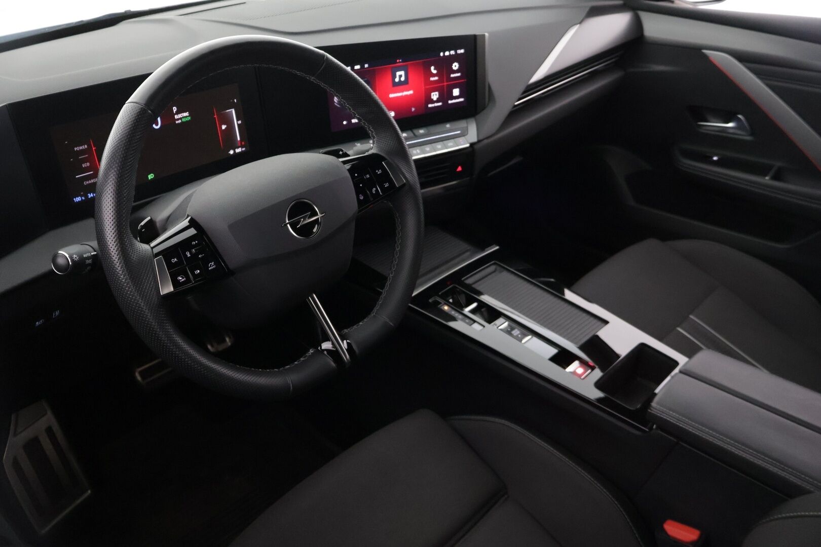 Opel Astra 2023 GS Line 180 A PHEV *Adapt. vakkari / 360° Kamerat / Pixel-LED / Vetokoukku / Lisälämmitin / KeylessGo* - Suomi-auto / 2x renkaat ja vanteet / Tyylikäs yksilö