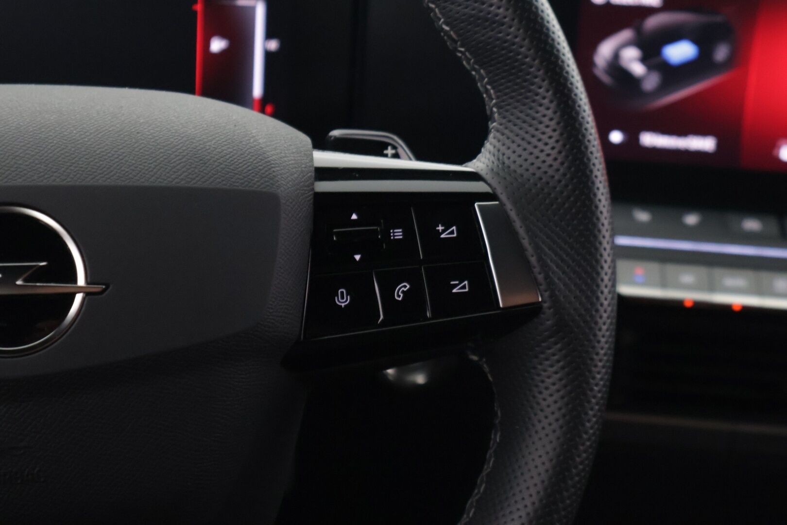 Opel Astra 2023 GS Line 180 A PHEV *Adapt. vakkari / 360° Kamerat / Pixel-LED / Vetokoukku / Lisälämmitin / KeylessGo* - Suomi-auto / 2x renkaat ja vanteet / Tyylikäs yksilö - HULLUT BLACKWEEK JATKOT - KORKOTARJOUS 2,49%