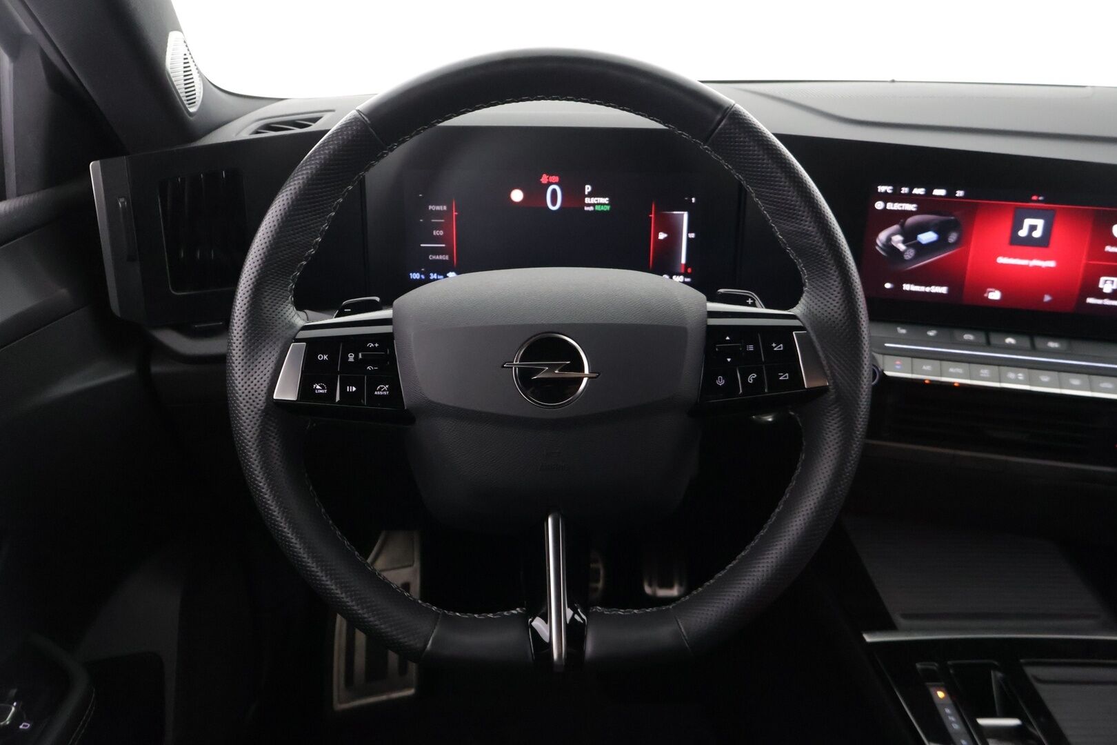 Opel Astra 2023 GS Line 180 A PHEV *Adapt. vakkari / 360° Kamerat / Pixel-LED / Vetokoukku / Lisälämmitin / KeylessGo* - Suomi-auto / 2x renkaat ja vanteet / Tyylikäs yksilö