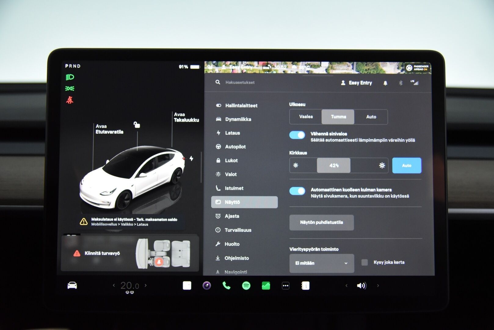 Tesla Model 3 2023 RWD / *Lasikatto / Lämpöpumppu / Adapt.Vakkari / Matrix-LED / P.kamera / Navi / Premium audio / AMD Ryzen - 2x vanteet & renkaat