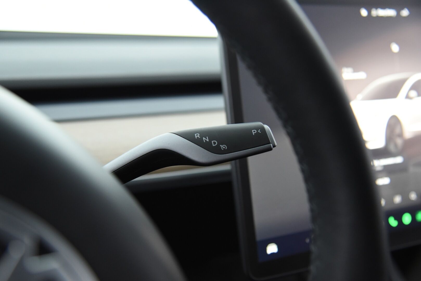 Tesla Model 3 2023 RWD / *Lasikatto / Lämpöpumppu / Adapt.Vakkari / Matrix-LED / P.kamera / Navi / Premium audio / AMD Ryzen - 2x vanteet & renkaat
