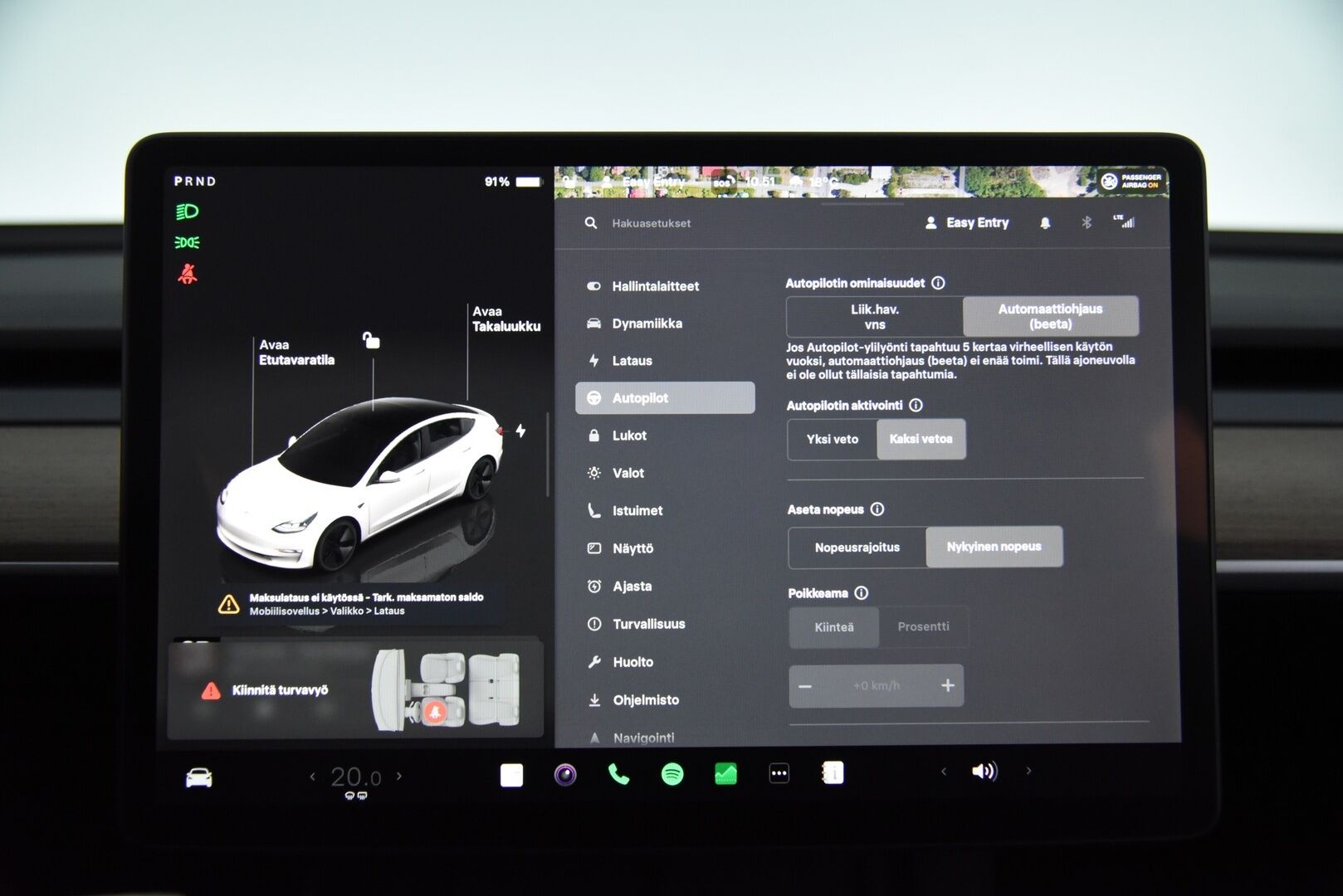 Tesla Model 3 2023 RWD / *Lasikatto / Lämpöpumppu / Adapt.Vakkari / Matrix-LED / P.kamera / Navi / Premium audio / AMD Ryzen - 2x vanteet & renkaat