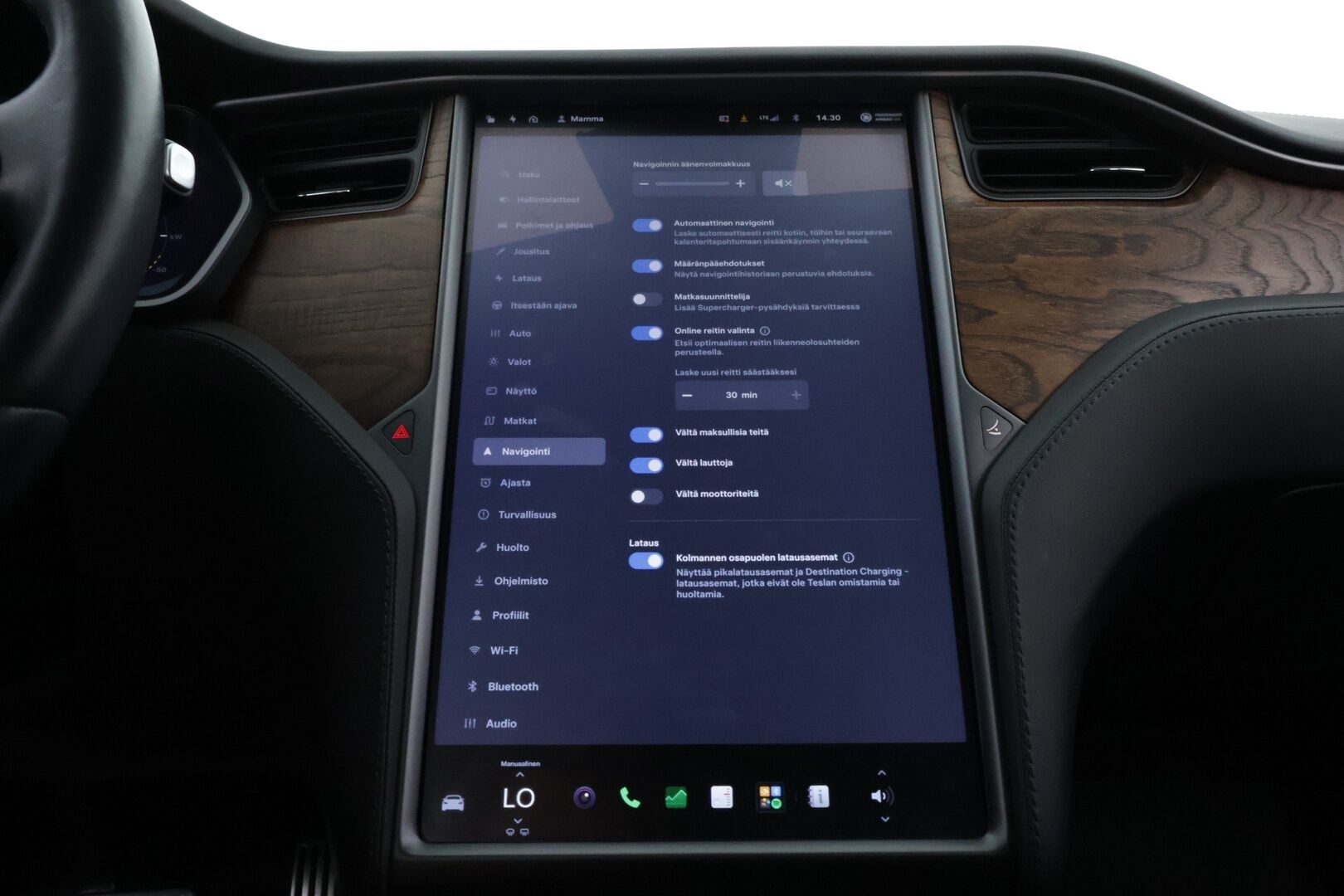 Tesla Model S 2020 Standard Range AWD - Premium Audio | Lasikatto | Ilma-Alusta | Peruutuskamerat | Ratinlämmitys | Akuston esilämmitys | Huippusiisti!