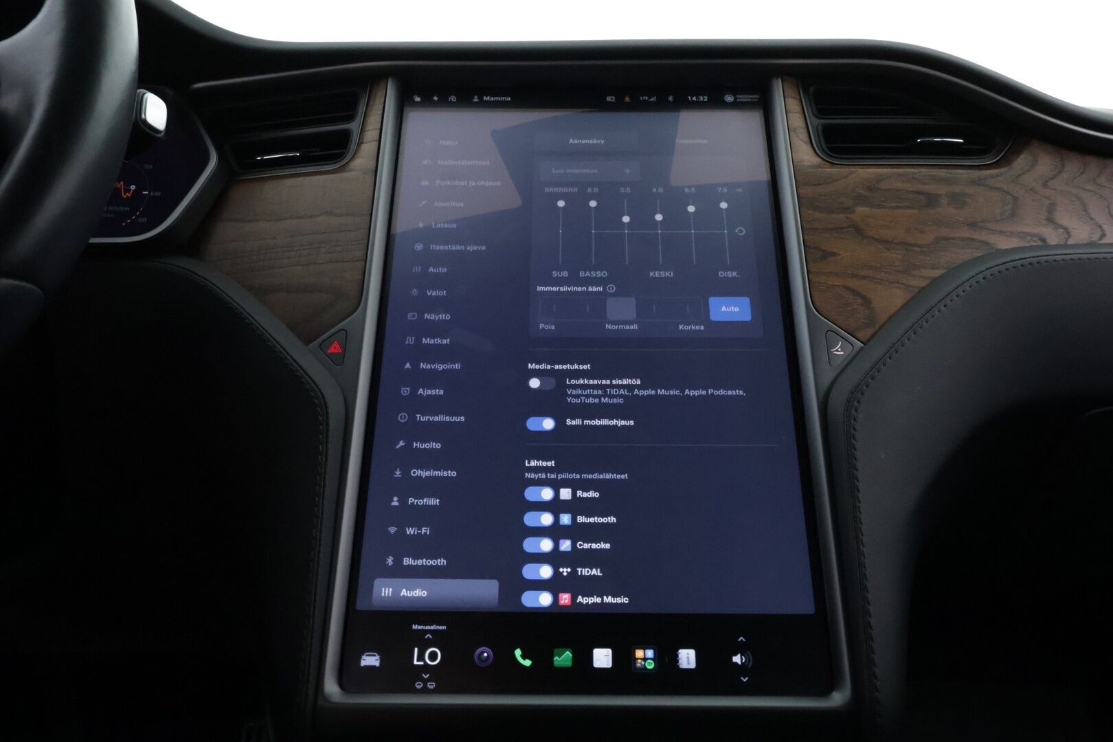 Tesla Model S 2020 Standard Range AWD - Premium Audio | Lasikatto | Ilma-Alusta | Peruutuskamerat | Ratinlämmitys | Akuston esilämmitys | Huippusiisti!