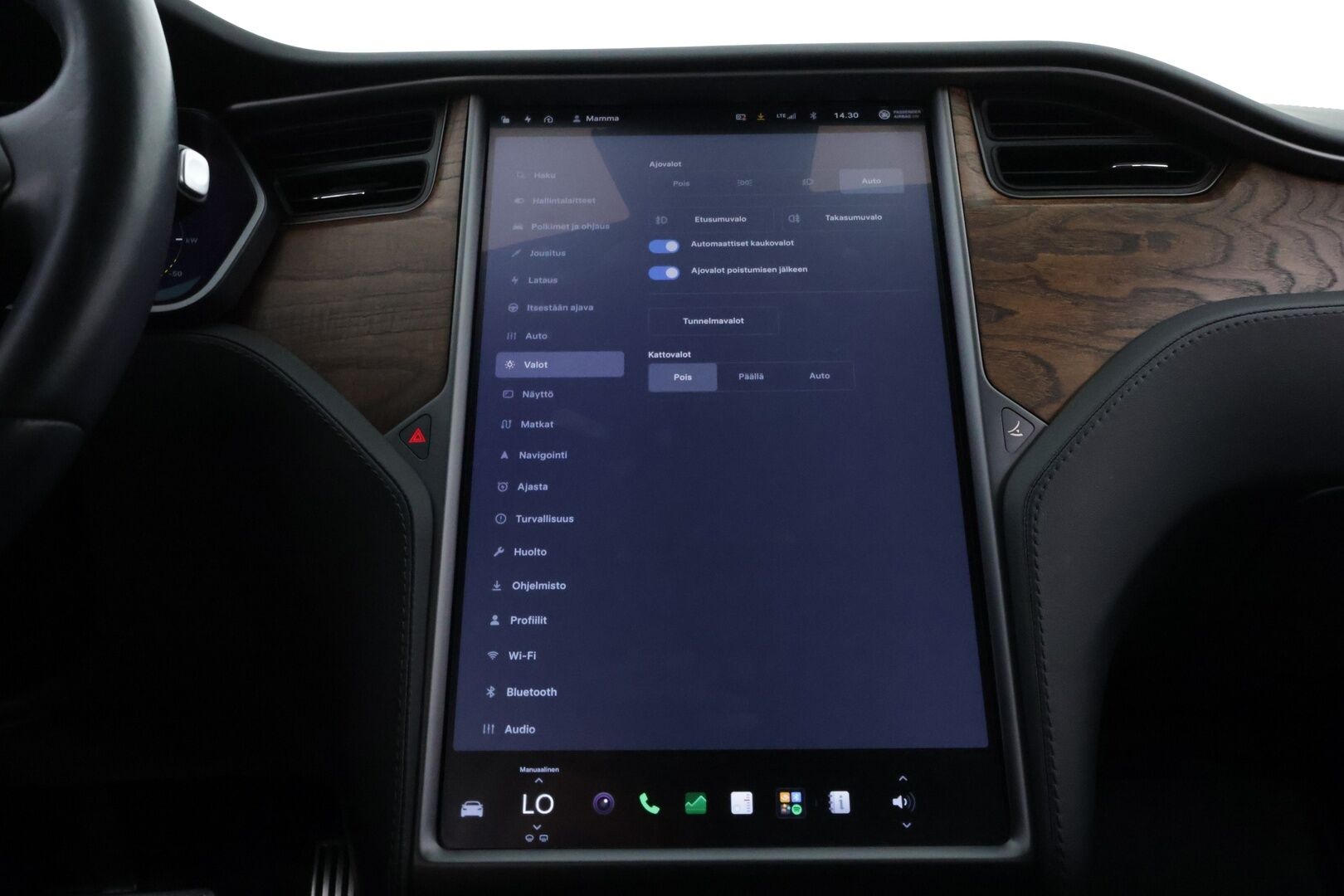 Tesla Model S 2020 Standard Range AWD - Premium Audio | Lasikatto | Ilma-Alusta | Peruutuskamerat | Ratinlämmitys | Akuston esilämmitys | Huippusiisti!