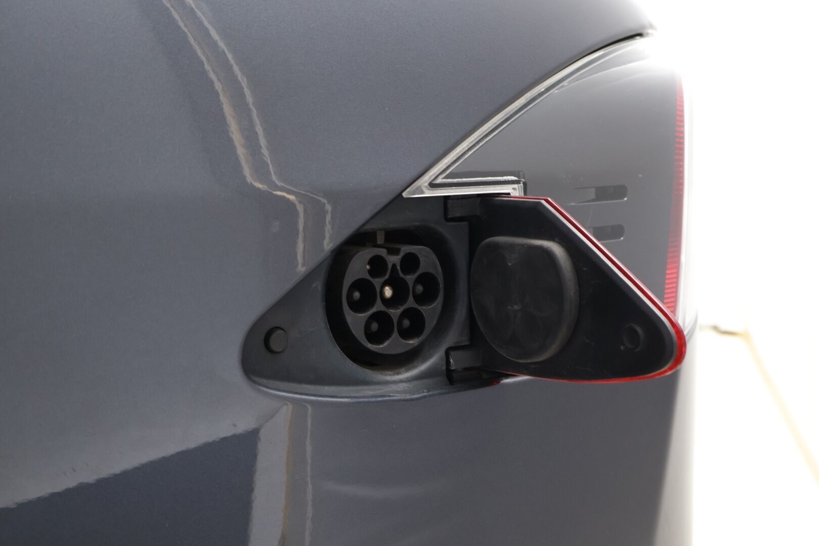 Tesla Model S 2020 Standard Range AWD - Premium Audio | Lasikatto | Ilma-Alusta | Peruutuskamerat | Ratinlämmitys | Akuston esilämmitys | Huippusiisti!