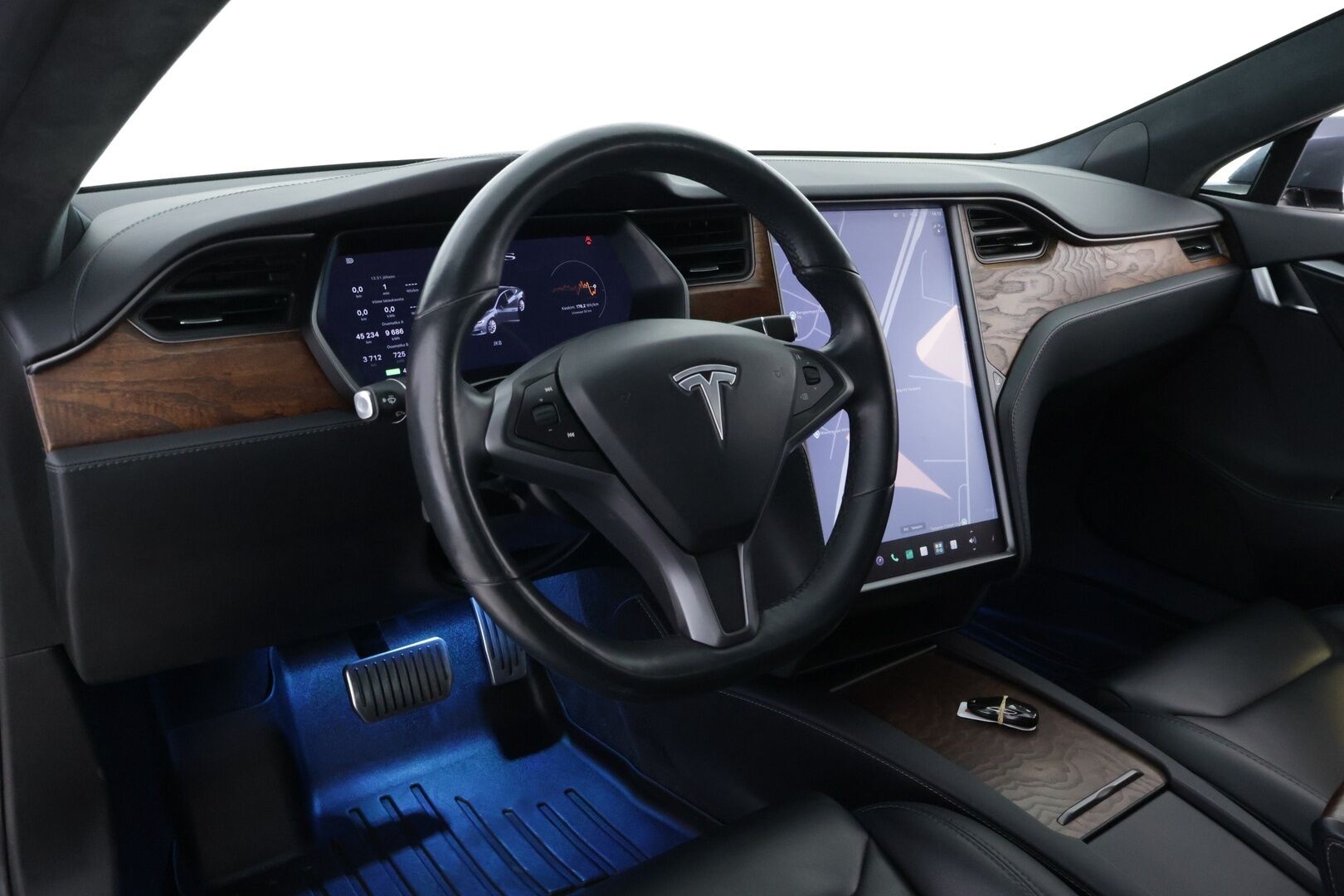 Tesla Model S 2020 Standard Range AWD - Premium Audio | Lasikatto | Ilma-Alusta | Peruutuskamerat | Ratinlämmitys | Akuston esilämmitys | Huippusiisti!