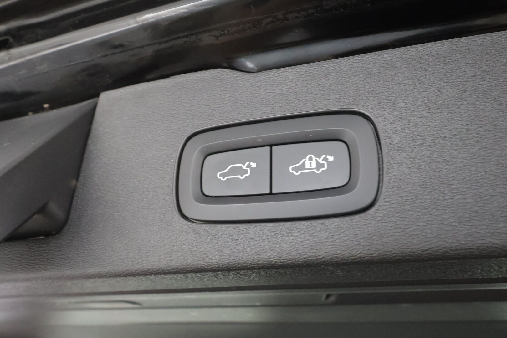 Volvo V60 Cross Country 2023 B5 AWD MHEV Business Core aut - | ACC | Webasto | Koukku | P.kamera | Pilot assist | High performance audio | LED | Keyless | 1-om suomiauto | Merkkihuollot | ALV | 