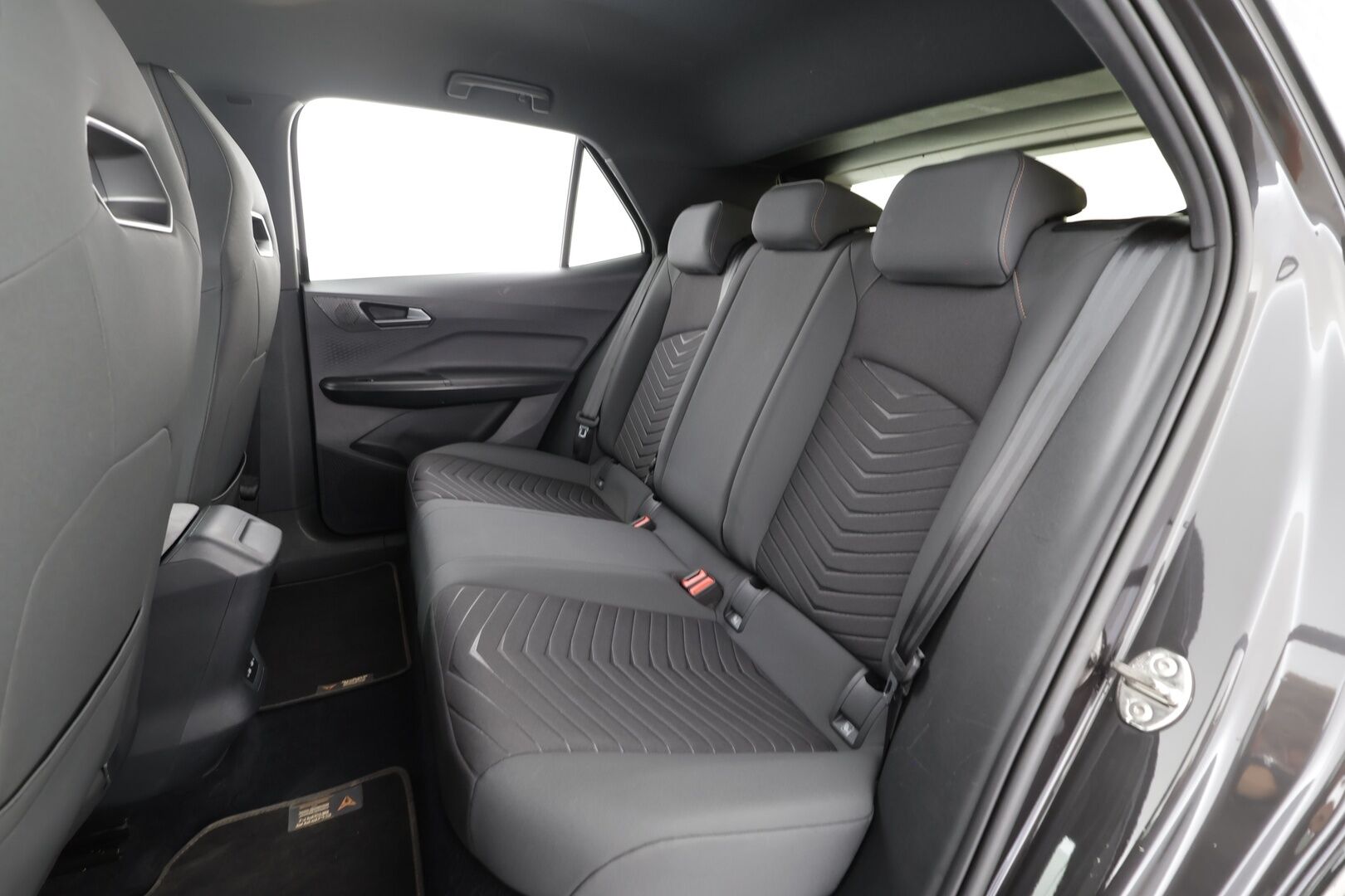 CUPRA Born 2023 e-Boost 170 kW 58 kWh - | ACC | ILP | P.kamera | Keyless | Lane Assist | LED | Apple & Android | Lämm. ratti | Ambient | 2x renkaat aluin | 1-om suomiauto | ALV |