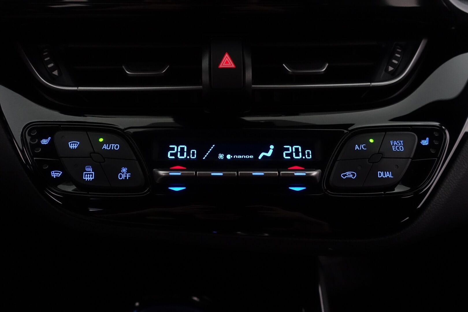 Toyota C-HR 2021 2,0 Hybrid GR Sport - | ACC | BLIS | JBL | P.kamera | Navi | KeylessGo | LED | Sähkösäätö Nahka-Alcantara penkit | Apple & Android | 