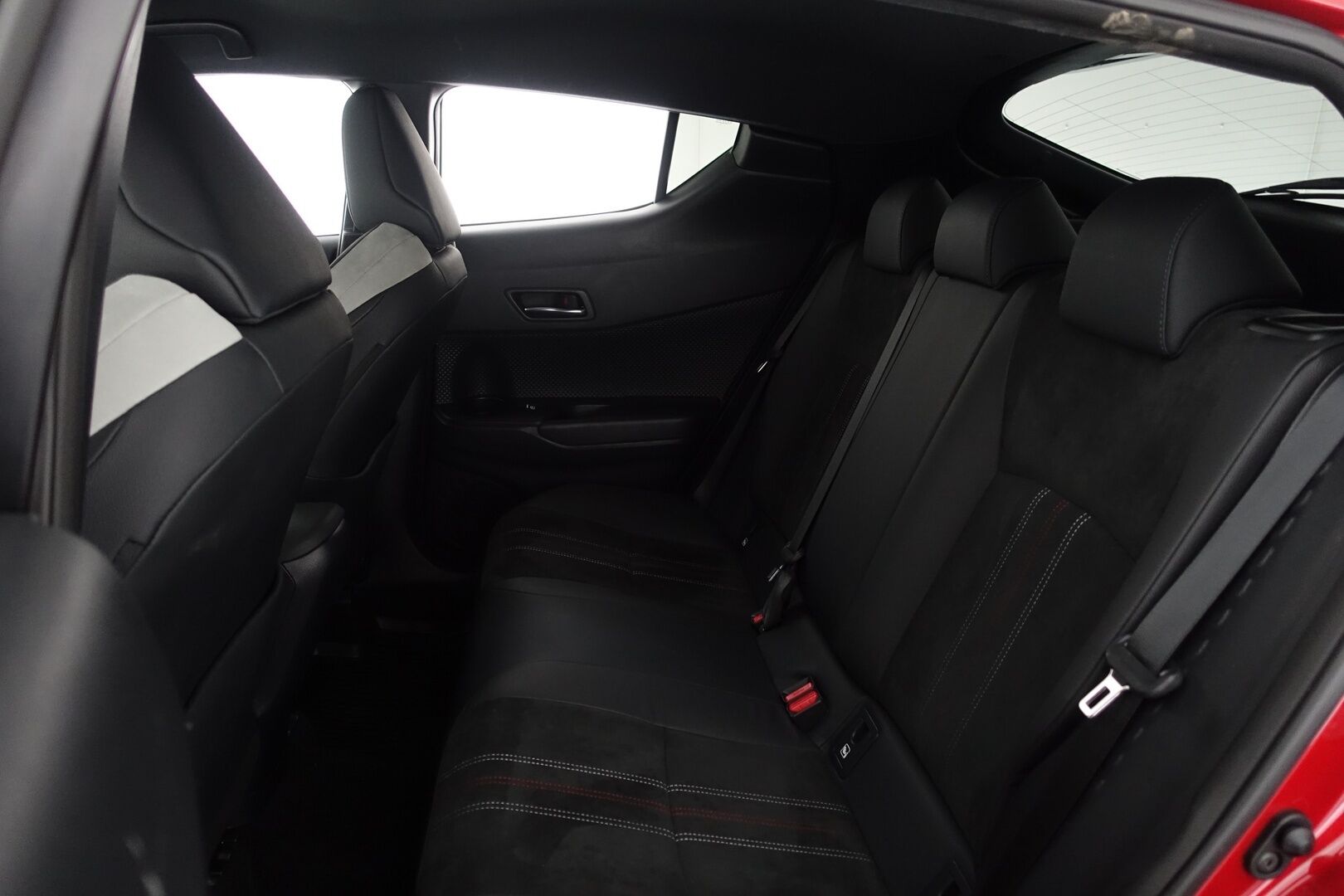 Toyota C-HR 2021 2,0 Hybrid GR Sport - | ACC | BLIS | JBL | P.kamera | Navi | KeylessGo | LED | Sähkösäätö Nahka-Alcantara penkit | Apple & Android | 