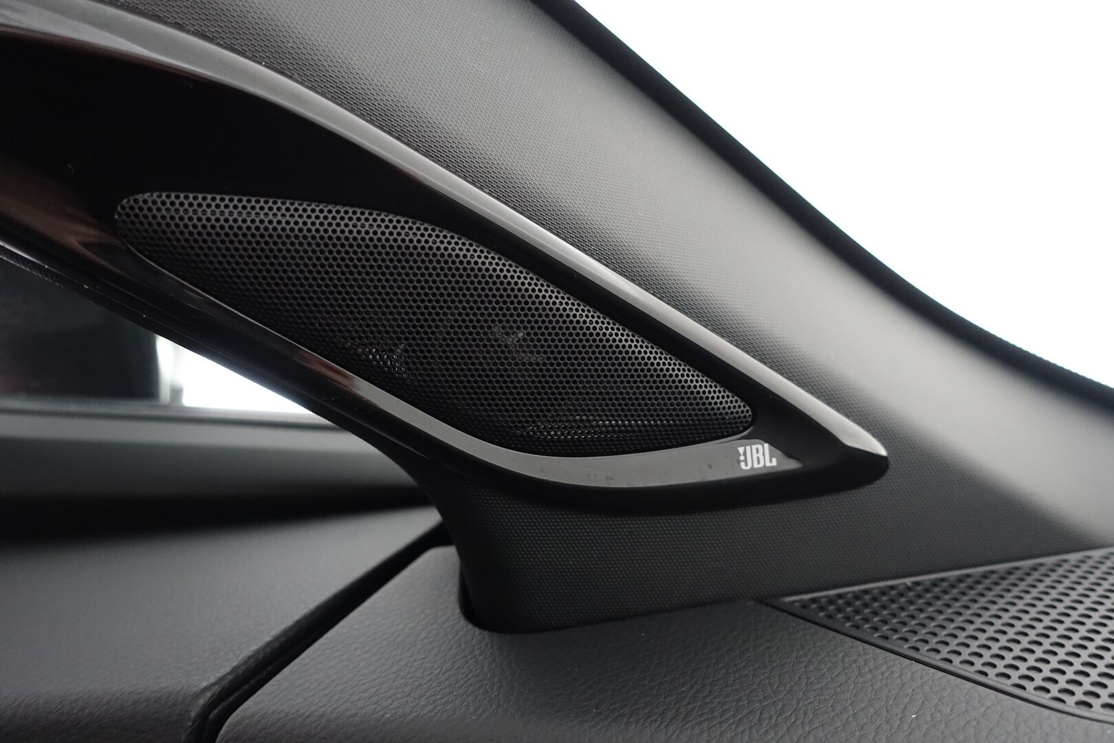 Toyota C-HR 2021 2,0 Hybrid GR Sport - | ACC | BLIS | JBL | P.kamera | Navi | KeylessGo | LED | Sähkösäätö Nahka-Alcantara penkit | Apple & Android | 
