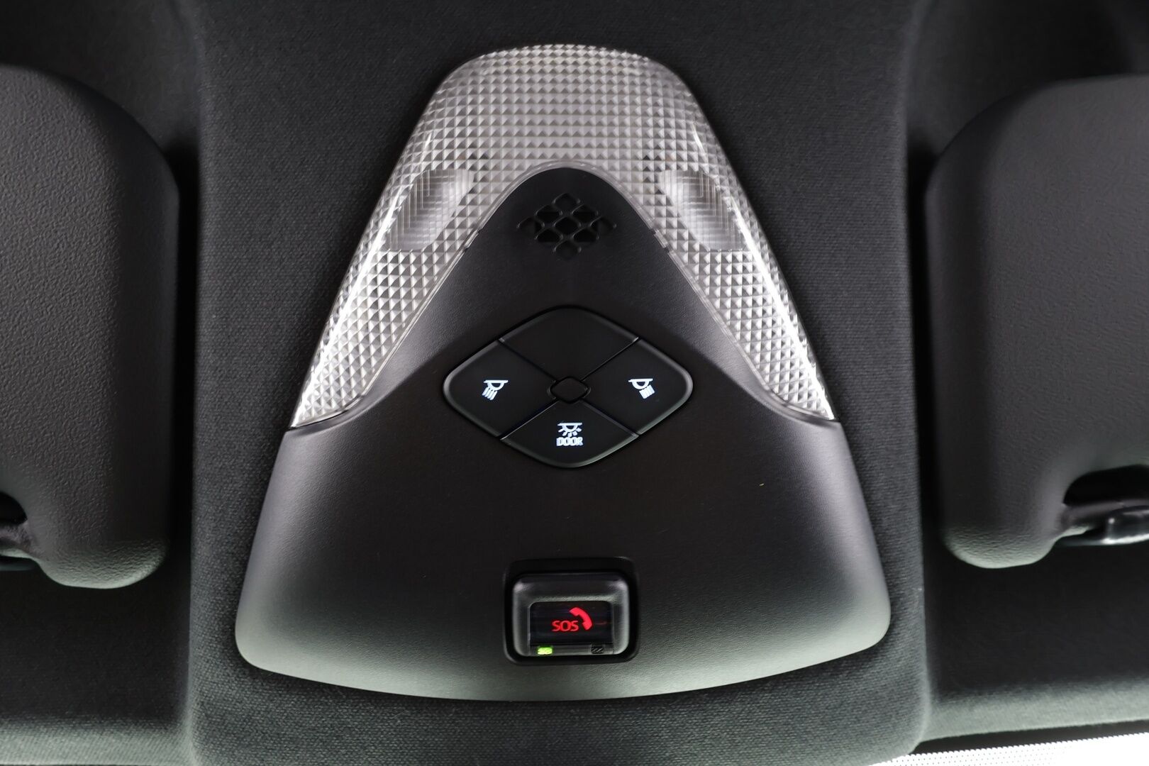 Toyota C-HR 2021 2,0 Hybrid GR Sport * ACC / P.kamera / LED / Navi / JBL / Sähköpenkki / KeylessGo / Sporttipenkit * - Kahdet renkaat aluvanteilla / Juuri huollettu!