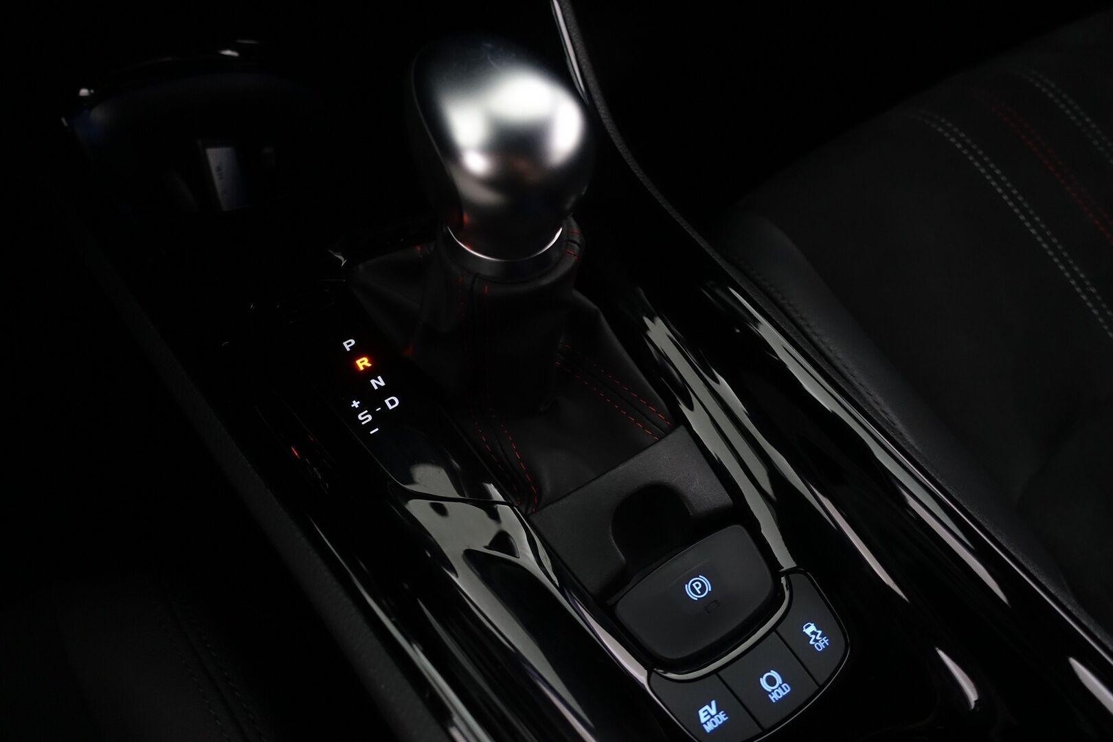 Toyota C-HR 2021 2,0 Hybrid GR Sport - | ACC | BLIS | JBL | P.kamera | Navi | KeylessGo | LED | Sähkösäätö Nahka-Alcantara penkit | Apple & Android | 