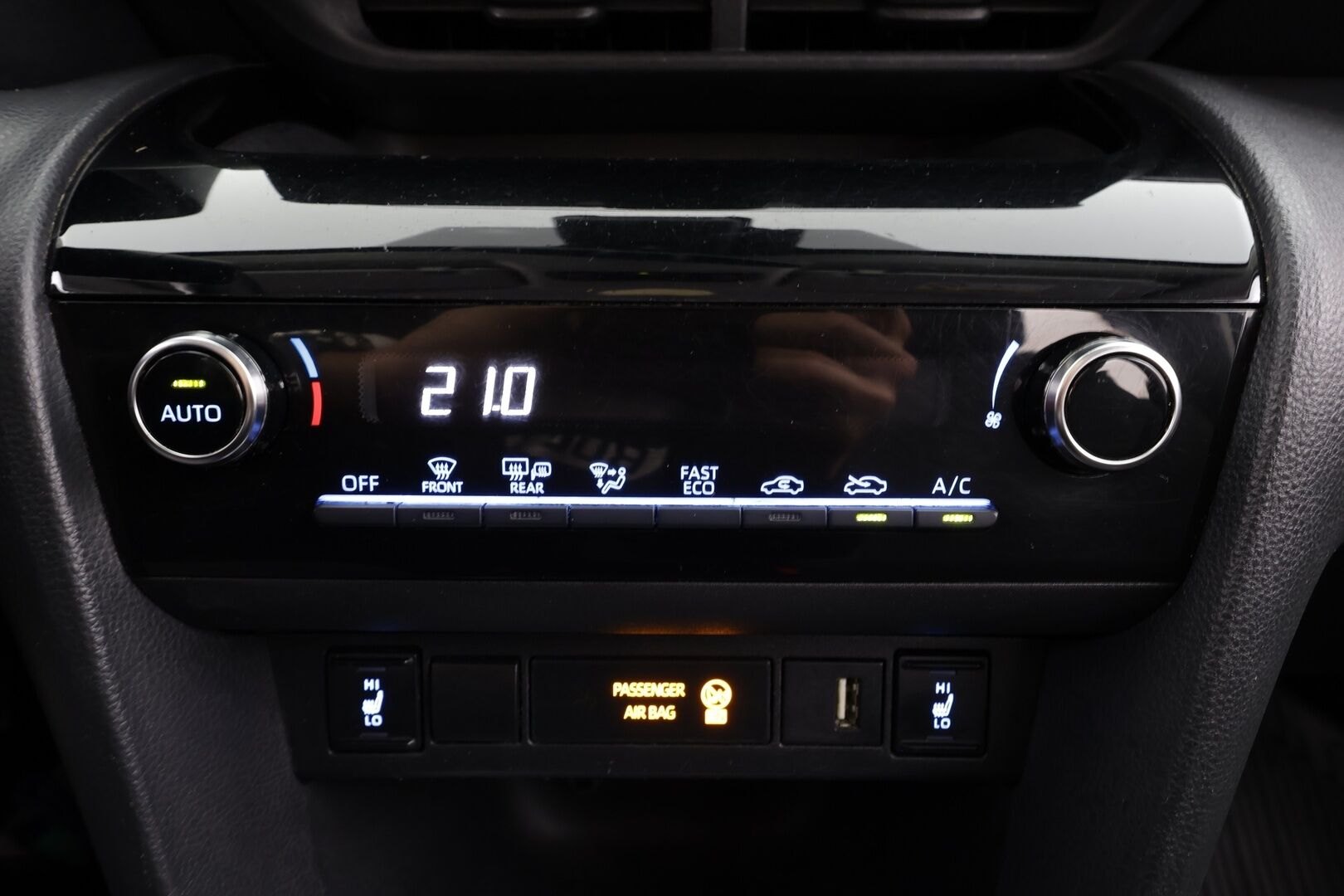 Toyota Yaris Cross 2023 1,5 Hybrid Active Business * ACC / P.kamera / LED / Navi / Ratinlämmitin / KeylessGo * - 1.Om Suomi-auto / Kahdet renkaat aluvanteilla / Merkkihuollettu - HULLU BLACKWEEK KORKOTARJOUS 2,49%