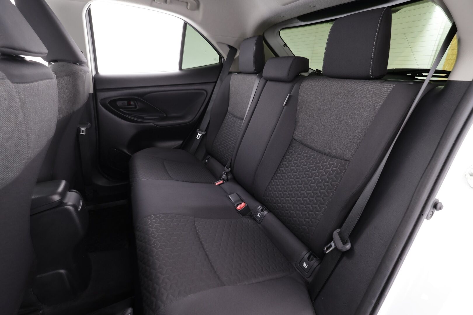 Toyota Yaris Cross 2023 1,5 Hybrid Active Business * ACC / P.kamera / LED / Navi / Ratinlämmitin / KeylessGo * - 1.Om Suomi-auto / Kahdet renkaat aluvanteilla / Merkkihuollettu - HULLU BLACKWEEK KORKOTARJOUS 2,49%