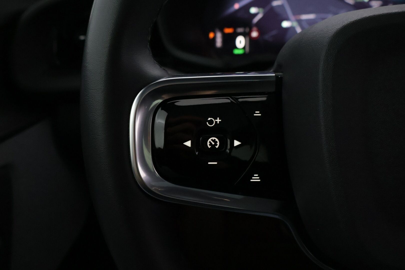 Polestar 2 2021 Long Range Dual Motor Performance 350kW 78kWh - Performance pack / Pilot & Plus / Adapt.vakkari / 360 kamera / Pixel LED / H&K / Apple&Android / Keyless / Sporttipenkit / Navi / 