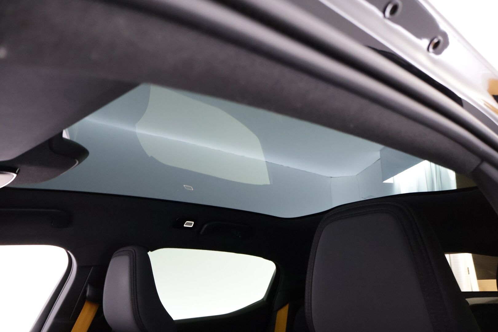 Polestar 2 2021 Long Range Dual Motor Performance 350kW 78kWh - Performance pack / Pilot & Plus / Adapt.vakkari / 360 kamera / Pixel LED / H&K / Apple&Android / Keyless / Sporttipenkit / Navi / 
