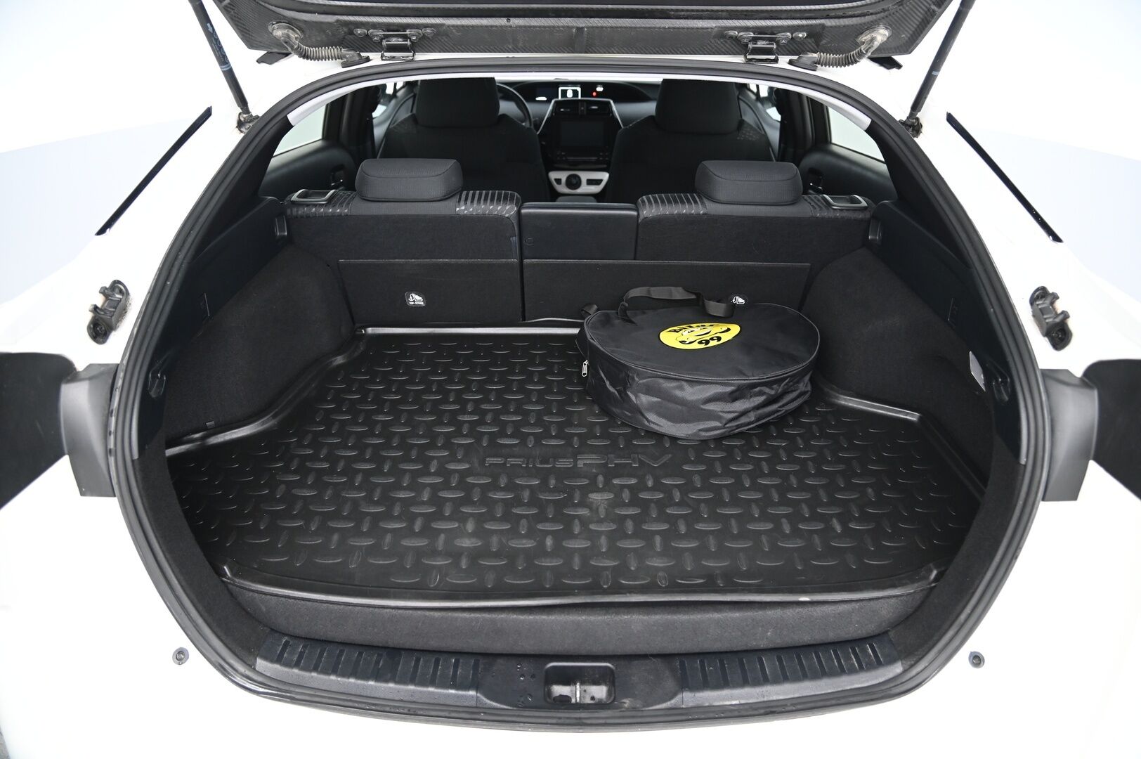 Toyota Prius 2019 Plug-in Executive * ACC / HUD / ILP / P.kamera / LED / Navi / KeylessGo * - Kahdet renkaat aluvanteilla / Merkkihuollettu - HULLUT VÄLIPÄIVÄT KORKOTARJOUS 2,49%