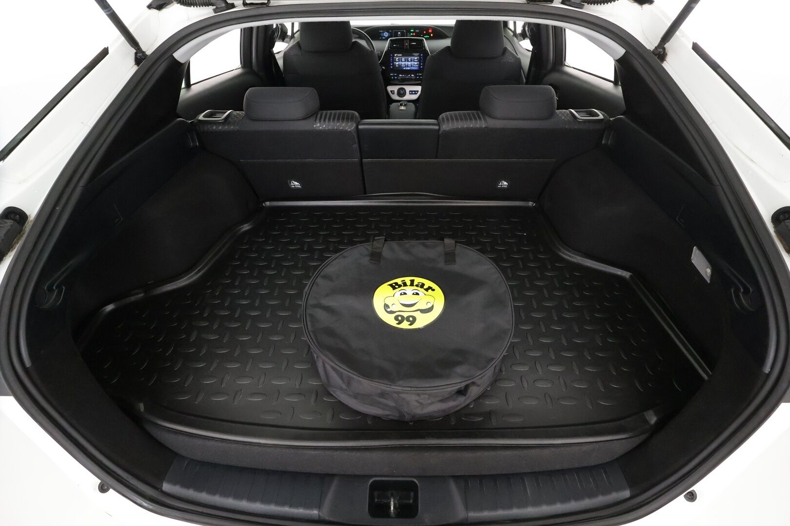 Toyota Prius 2019 Plug-in Executive * ACC / HUD / ILP / P.kamera / LED / Navi / KeylessGo * - Kahdet renkaat aluvanteilla / Merkkihuollettu - HULLUT VÄLIPÄIVÄT KORKOTARJOUS 2,49%