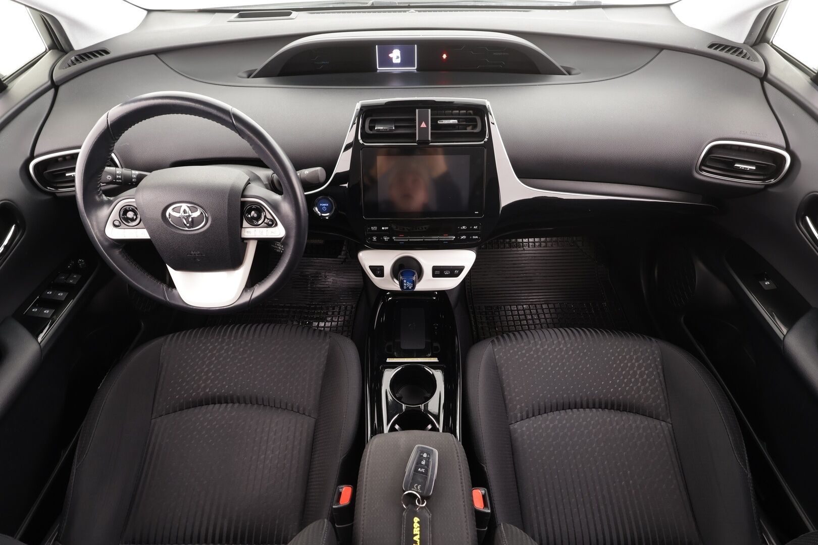 Toyota Prius 2019 Plug-in Executive * ACC / HUD / ILP / P.kamera / LED / Navi / KeylessGo * - Kahdet renkaat aluvanteilla / Merkkihuollettu - HULLUT VÄLIPÄIVÄT KORKOTARJOUS 2,49%