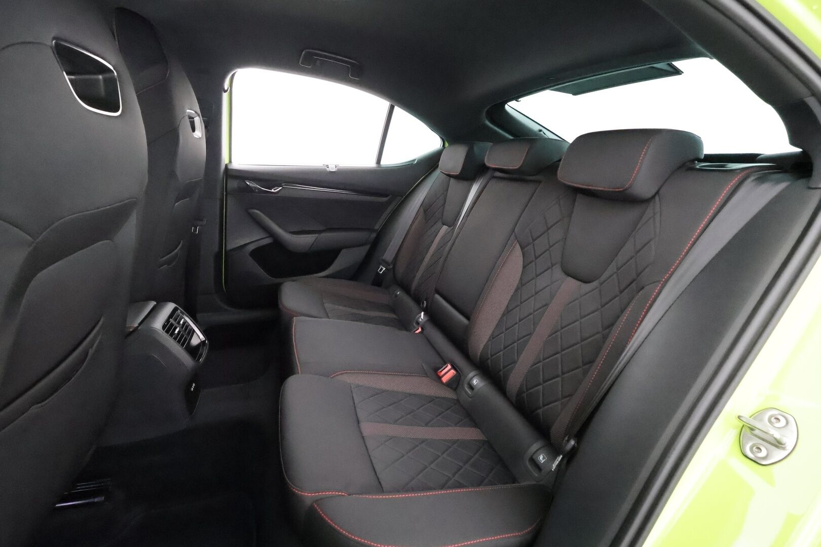 Skoda Octavia 2023 2.0 TDI 200 RS DSG Autom. - | ACC | Webasto | Skoda Crystal Matrix LED | P.Kamera | Ratinlämmitys | Keyless | Apple&Android | 1.Om Suomi-auto | Kahdet Renkaat | Merkkihuollettu |