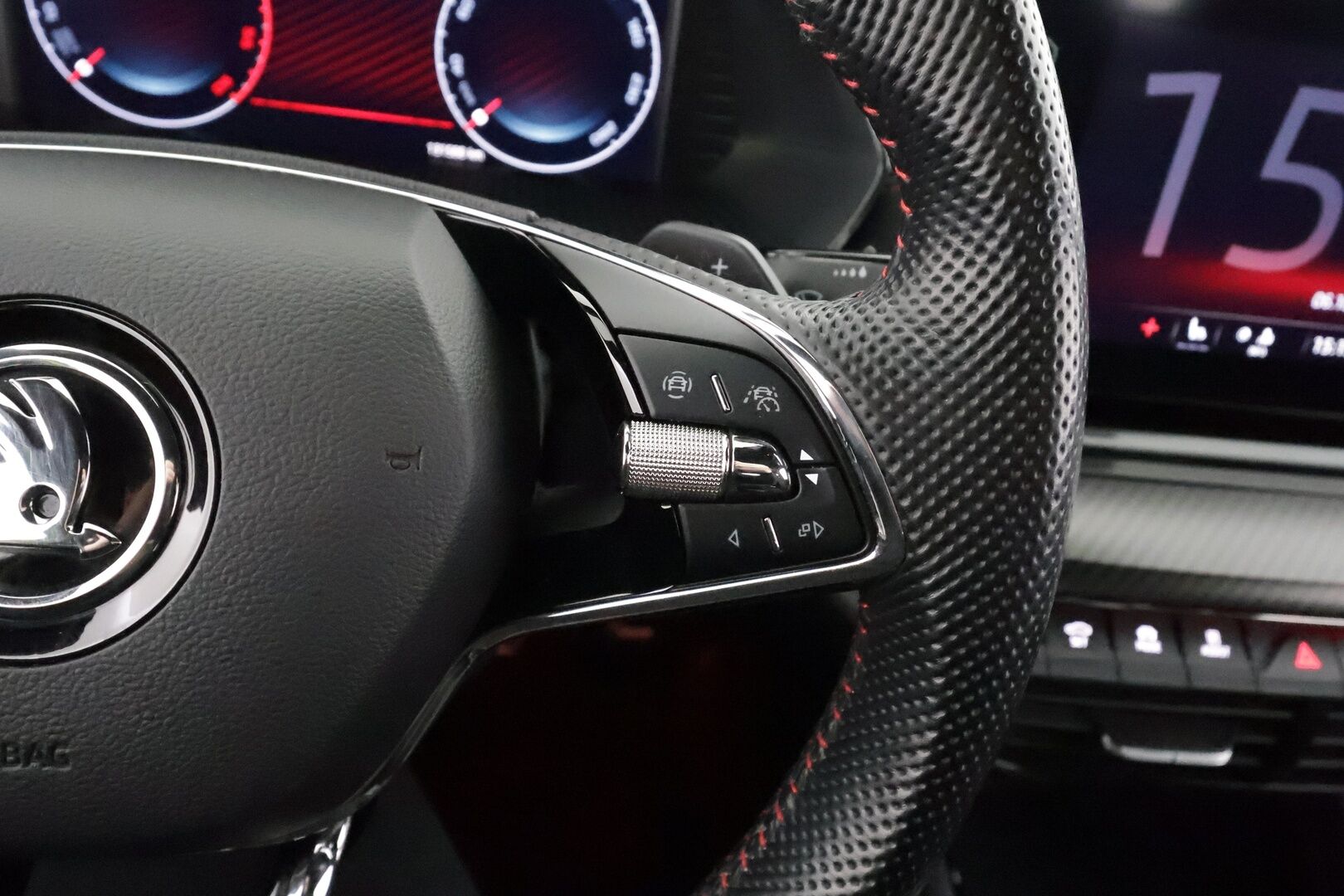 Skoda Octavia 2023 2.0 TDI 200 RS DSG Autom. - | ACC | Webasto | Skoda Crystal Matrix LED | P.Kamera | Ratinlämmitys | Keyless | Apple&Android | 1.Om Suomi-auto | Kahdet Renkaat | Merkkihuollettu |