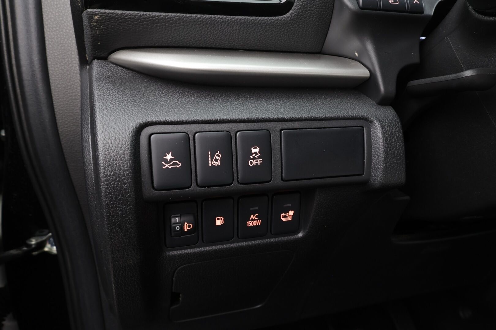 Mitsubishi Eclipse Cross 2024 Cross 2,4 PHEV Intense Navi * ACC / Kaistavahti / 360° / Sähköpenkki / Navi / LED / Keyless / Power Sound * - Suomi-auto / Kahdet renkaat aluvanteilla / Merkkihuollettu - HULLUT AVAJAISHULINAT KORKOTARJOUS 3,29 %