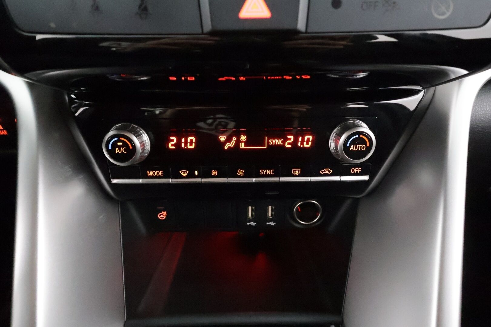 Mitsubishi Eclipse Cross 2024 Cross 2,4 PHEV Intense Navi * ACC / Kaistavahti / 360° / Sähköpenkki / Navi / LED / Keyless / Power Sound * - Suomi-auto / Kahdet renkaat aluvanteilla / Merkkihuollettu - HULLUT AVAJAISHULINAT KORKOTARJOUS 3,29 %