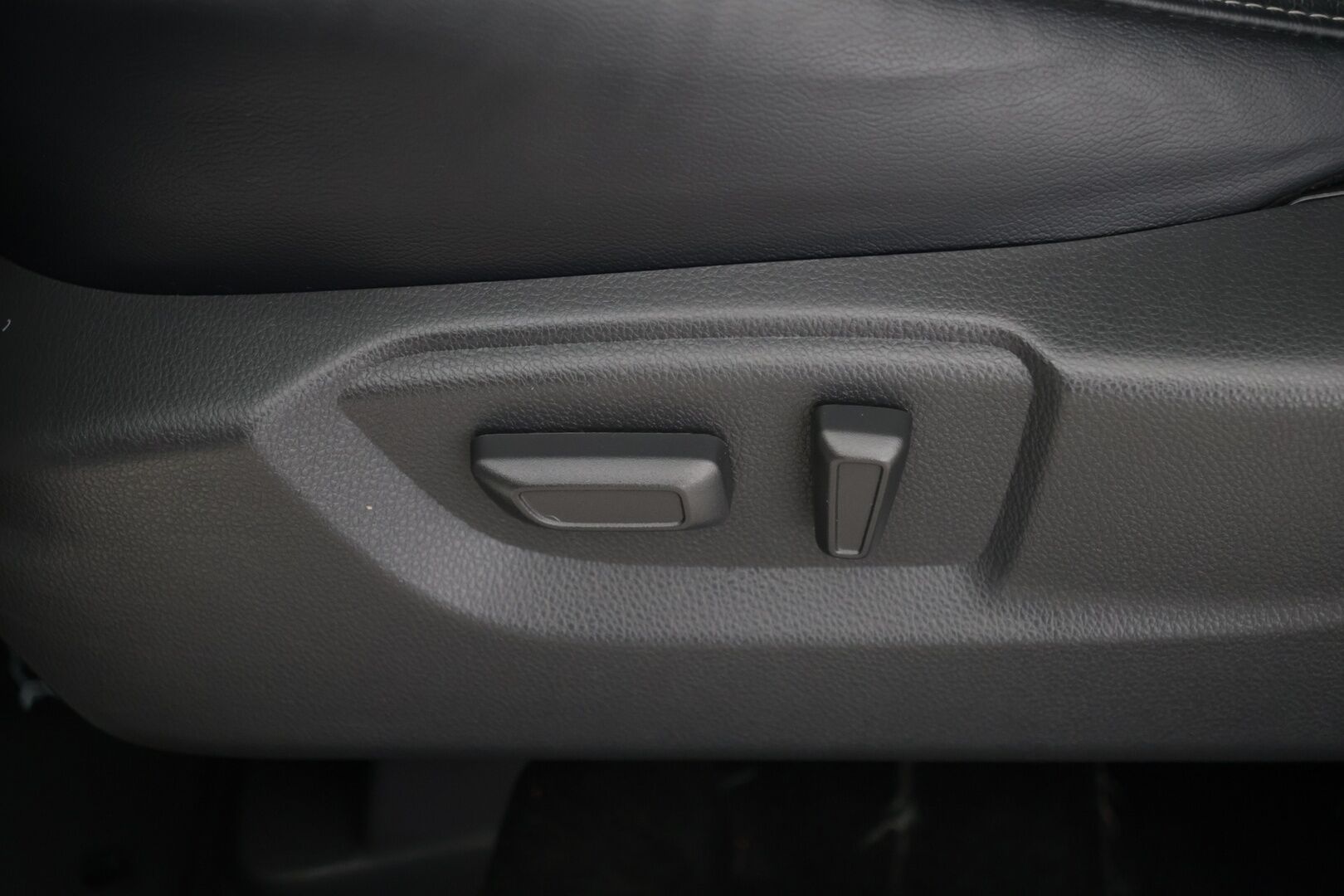 Mitsubishi ECLIPSE CROSS 2025 2.4 PHEV Instyle Plus 4WD / Sähköpenkit / Panorama / ACC / 360-Kamera - Todella siisti / Kattotelineet mukana / Kahdet renkaat 
