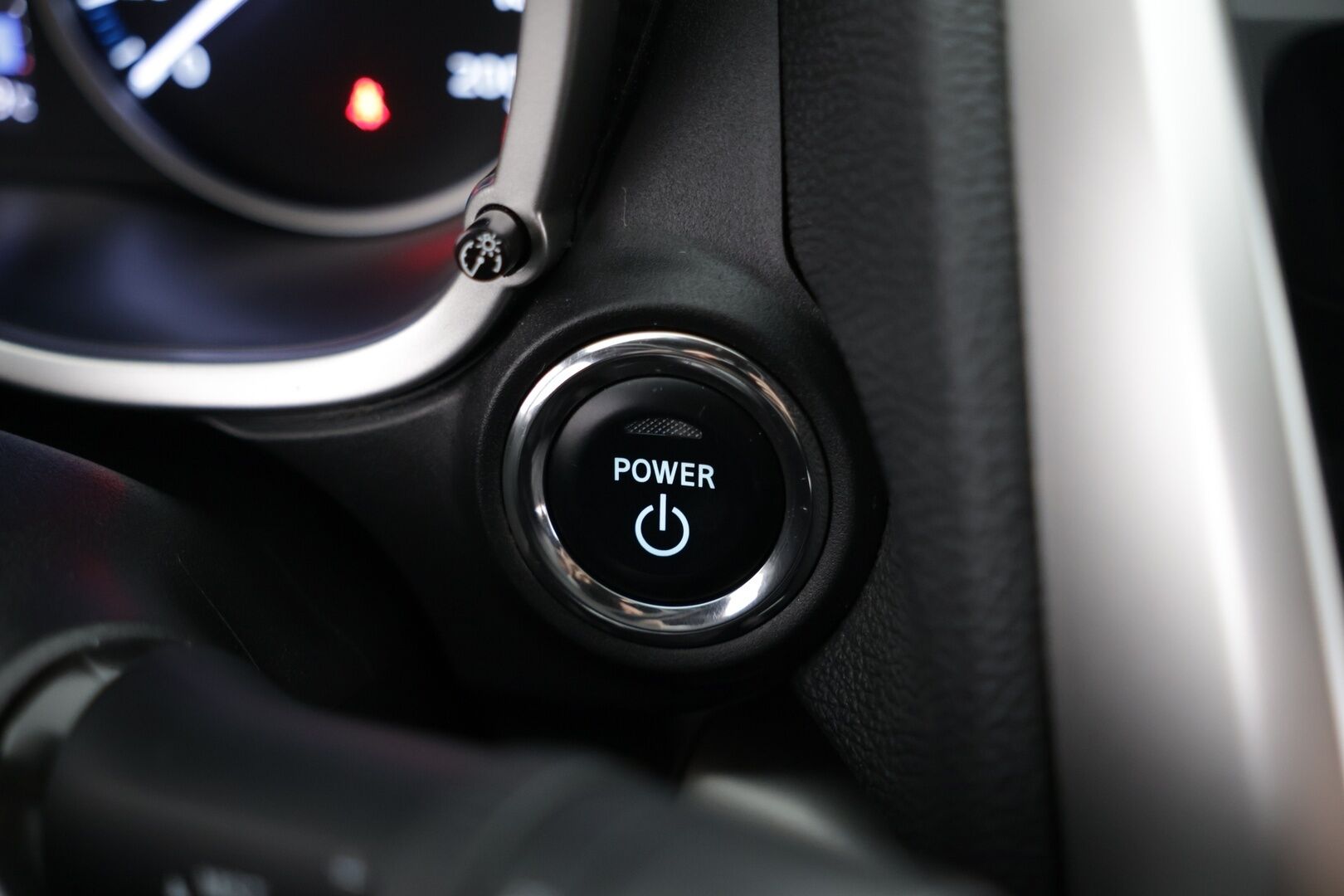 Mitsubishi ECLIPSE CROSS 2025 2.4 PHEV Instyle Plus 4WD / Sähköpenkit / Panorama / ACC / 360-Kamera - Todella siisti / Kattotelineet mukana / Kahdet renkaat 