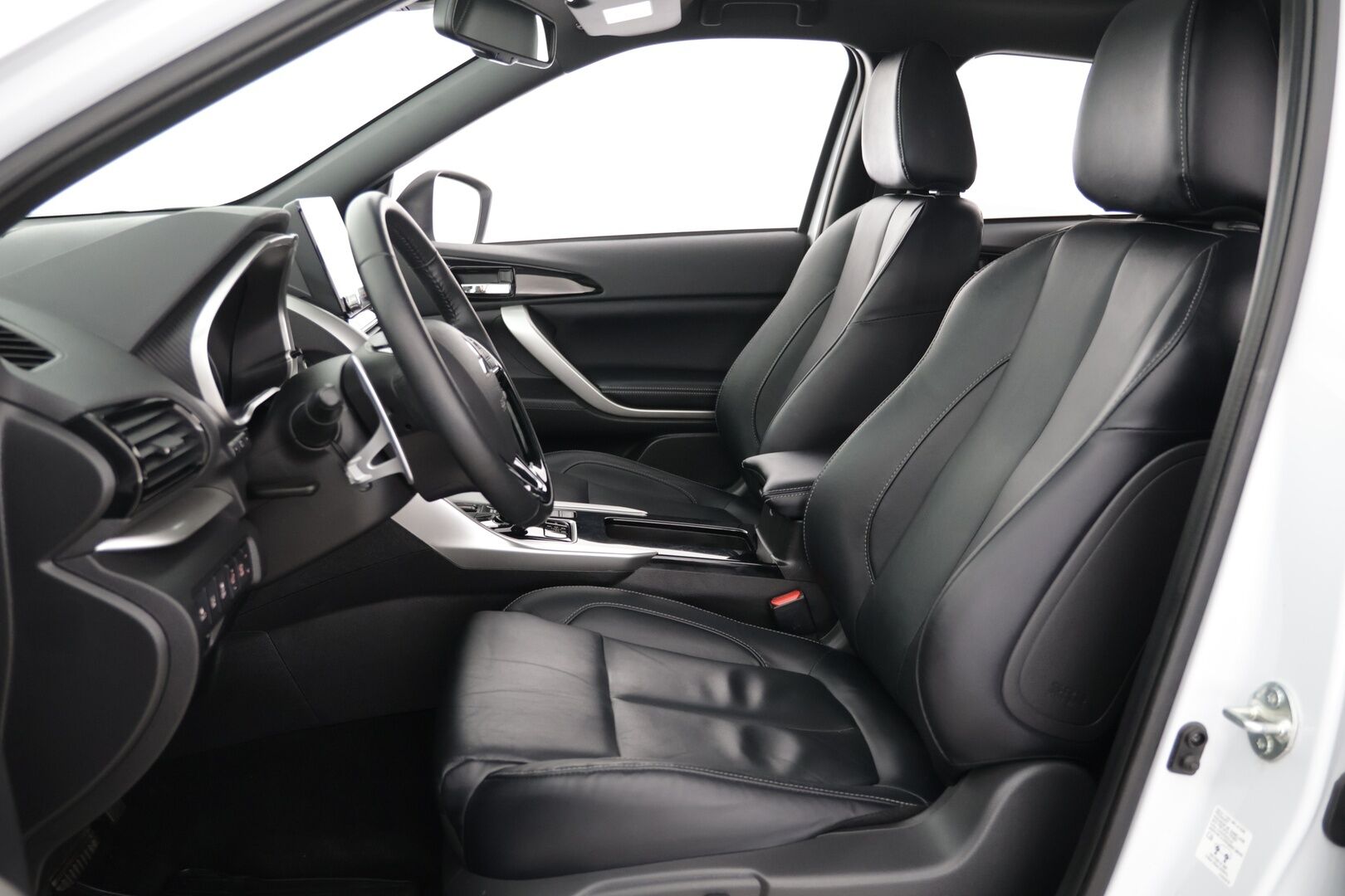Mitsubishi ECLIPSE CROSS 2025 2.4 PHEV Instyle Plus 4WD / Sähköpenkit / Panorama / ACC / 360-Kamera - Todella siisti / Kattotelineet mukana / Kahdet renkaat 