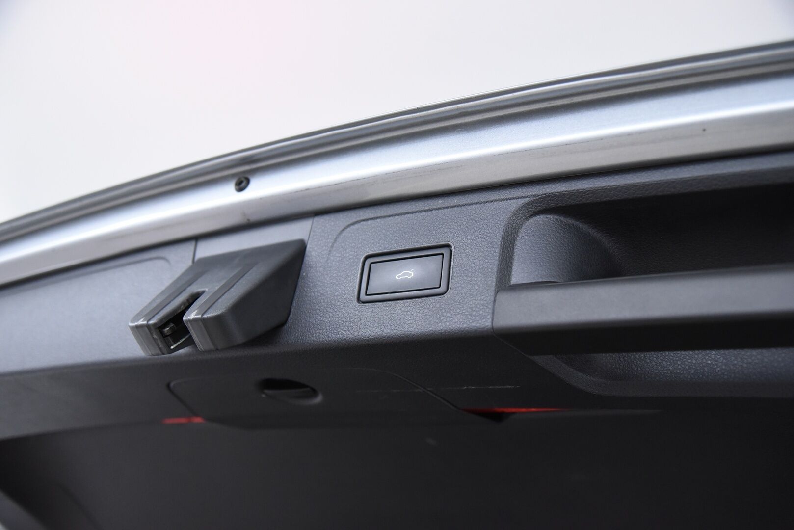 Volkswagen Passat 2021 Variant GTE Plug-In Hybrid 160 kW DSG / ACC / Webasto / Koukku / Matrix-LED / - Juuri huollettu merkkiliikkeessä / 2x latauskaapelit