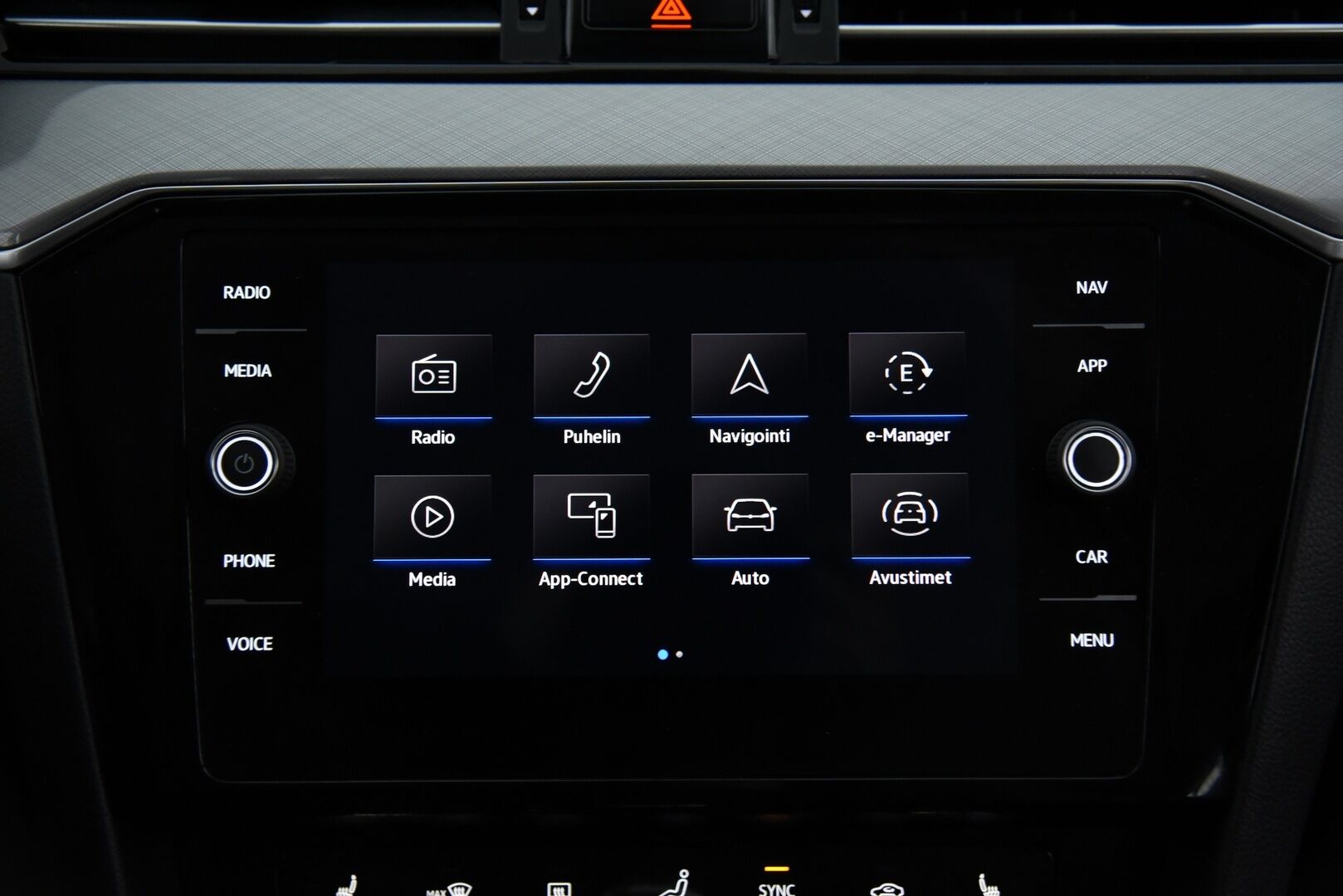 Volkswagen Passat 2021 Variant GTE Plug-In Hybrid 160 kW DSG / ACC / Webasto / Koukku / Matrix-LED / - Juuri huollettu merkkiliikkeessä / 2x latauskaapelit