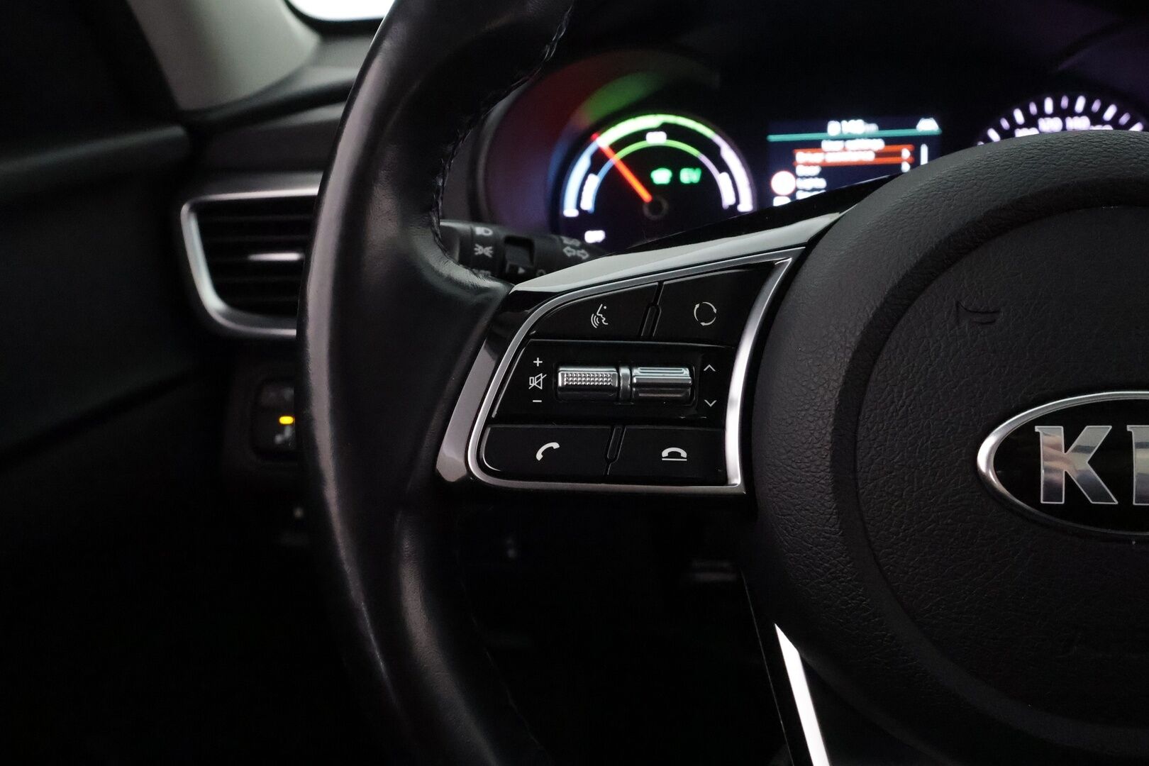 Kia Optima 2019 Business Luxury SW A/T**360° Kamera / Adapt.Vakkari / LED-valot / Ilmastoitu Muistipenkki / Harman/Kardon / Koukku** - Navi / Kaistavahti / KeylessGO / 2x Latauskaapelit / 2x Renkaat