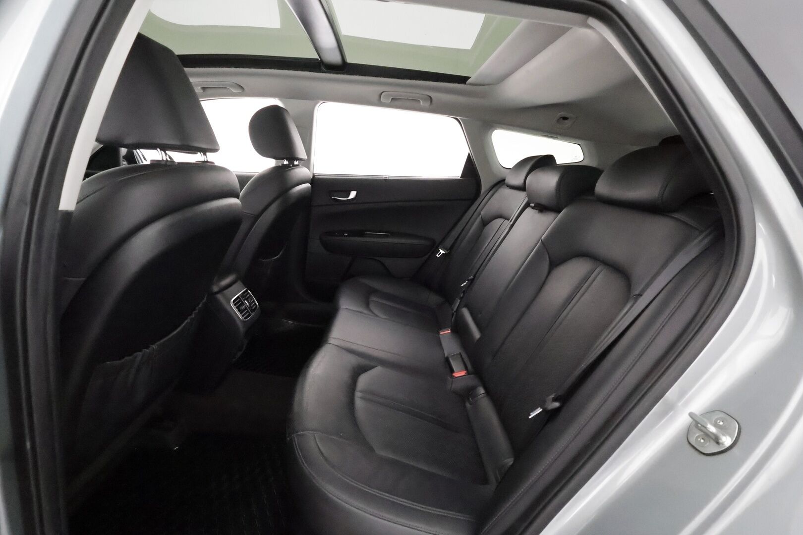 Kia Optima 2019 Business Luxury SW A/T**360° Kamera / Adapt.Vakkari / LED-valot / Ilmastoitu Muistipenkki / Harman/Kardon / Koukku** - Navi / Kaistavahti / KeylessGO / 2x Latauskaapelit / 2x Renkaat