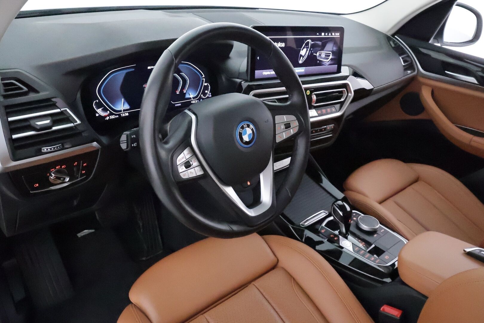 BMW X3 2023 G01 xDrive 30e A Charged Edition **Koukku / Adapt.Vakkari / Adapt.LED / P.Kamera / Sporttinahat / Navi / HiFi** - 3,99 % KORKOTARJOUS TÄHÄN AUTOON - 1-om Suomi-auto / 2x Latauskaapelit / Kahdet Renkaat / Merkkihuollettu!