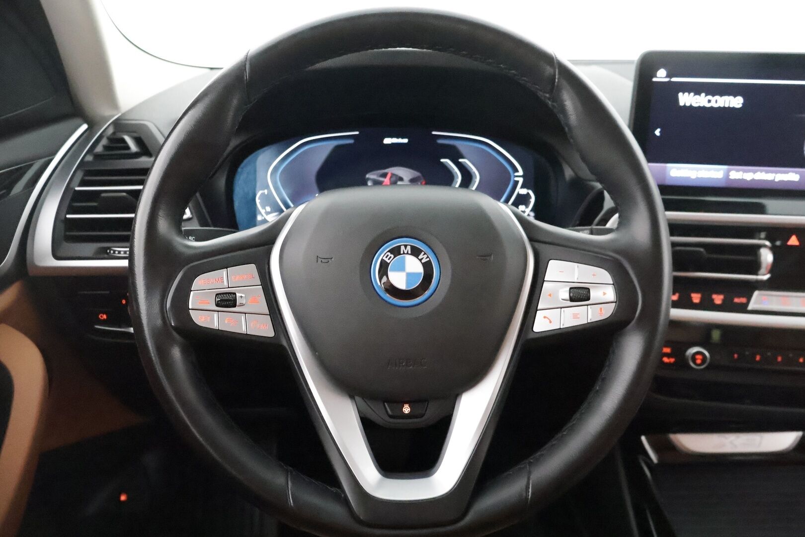 BMW X3 2023 G01 xDrive 30e A Charged Edition - 3,99 % KORKOTARJOUS TÄHÄN AUTOON - 1Om Suomiauto / Adapt.Vakkari / HiFi / Peruutuskamera / Ruskeat Sporttinahat / Vetokoukku / Adapt.LED / Huippuvarustein!