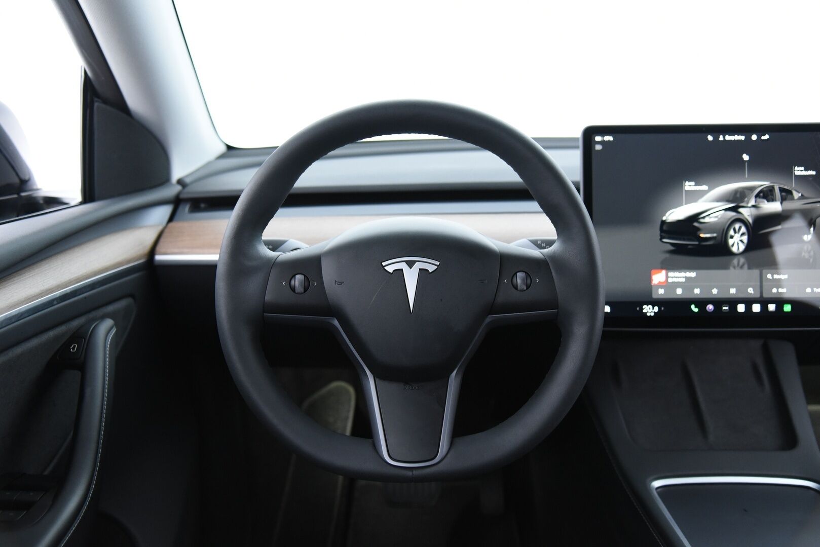 Tesla Model Y 2023 Long Range AWD / Matrix-LED / Vetokoukku / Lämpöpumppu / Adapt. vak / Lasikatto / Autopilot / AMD-Ryzen - 3,99 % KORKOTARJOUS TÄHÄN AUTOON - 1-omisteinen Suomi-Auto vetokoukulla!