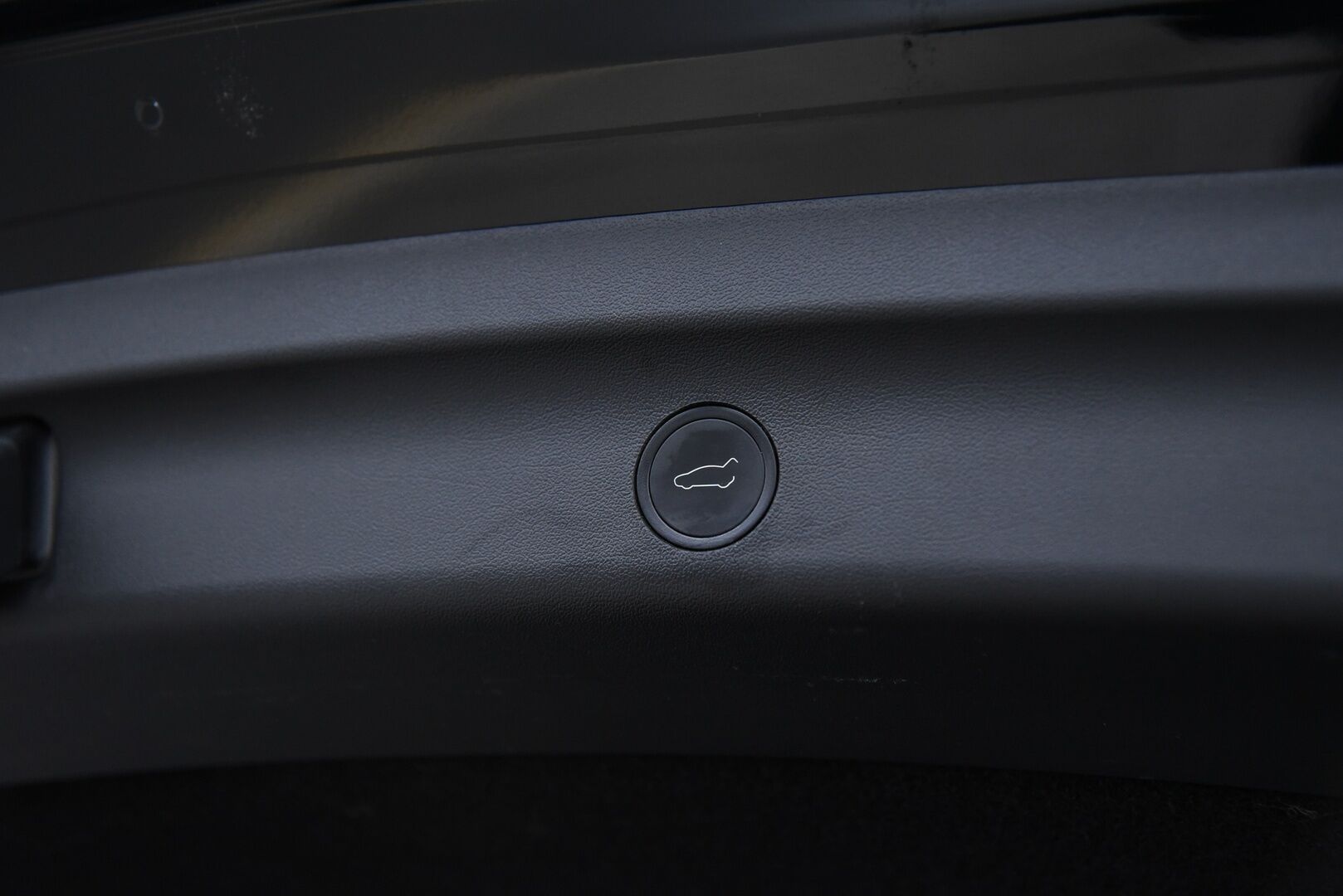 Tesla Model Y 2023 Long Range AWD / Matrix-LED / Vetokoukku / Lämpöpumppu / Adapt. vak / Lasikatto / Autopilot / AMD-Ryzen - 3,99 % KORKOTARJOUS TÄHÄN AUTOON - 1-omisteinen Suomi-Auto vetokoukulla!
