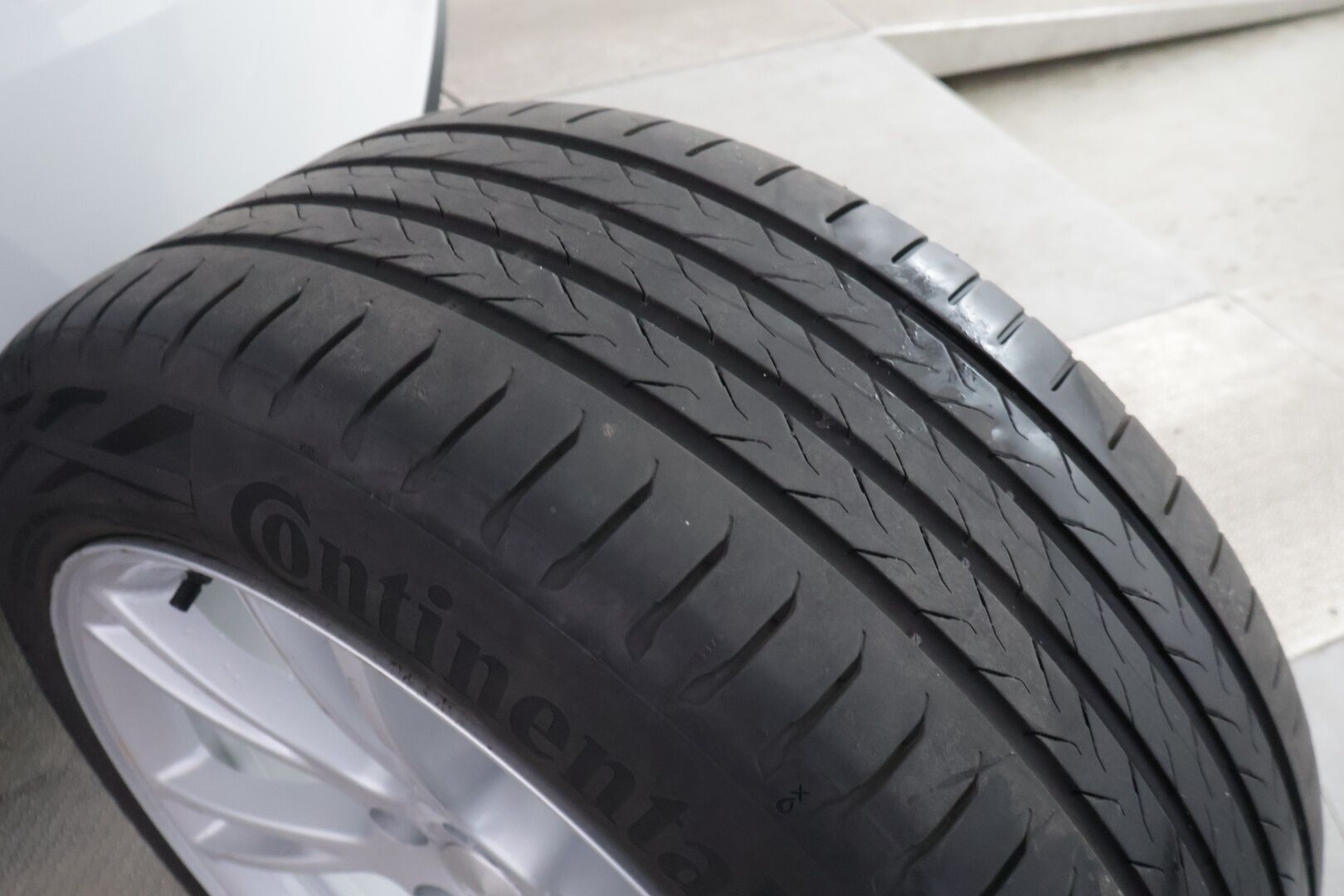 Tesla Model Y 2023 Long Range Dual Motor *ILP / Lasikatto / AMD Ryzen /  FSD3* - * AKKU KUNTOTARKASTETTU*  *2X Vanteet / Super Siisti / Perheauto*