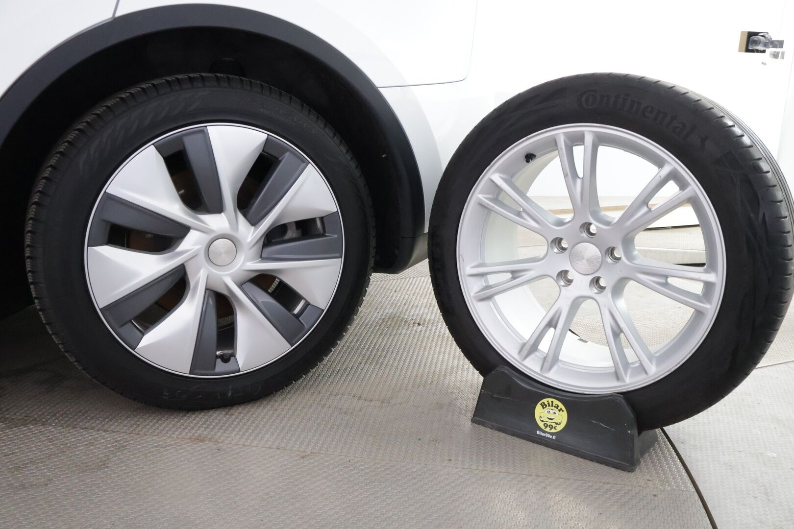 Tesla Model Y 2023 Long Range Dual Motor *ILP / Lasikatto / AMD Ryzen /  FSD3* - * AKKU KUNTOTARKASTETTU*  *2X Vanteet / Super Siisti / Perheauto*