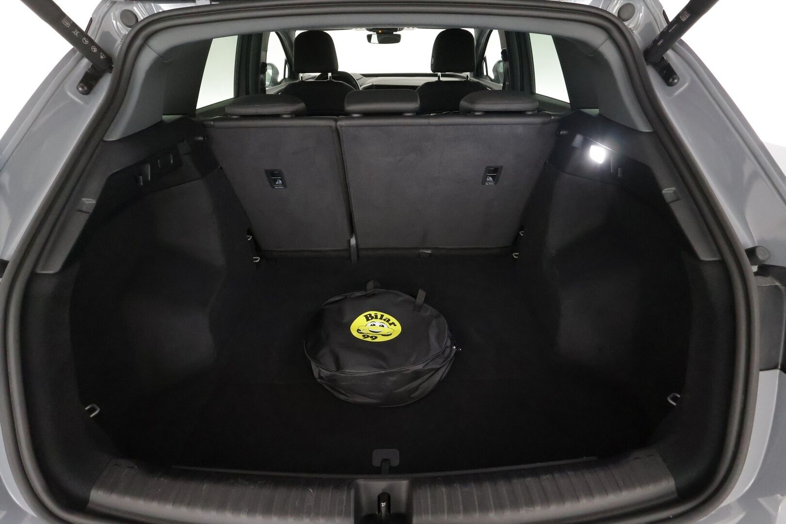 Audi Q4 e-tron 2023 40 e-tron - | ILP | ACC | LED | P.Kamera | Navi | Kaistavahti | Digimittaristo | Navi | Merkkihuollot | Kahdet renkaat | Suomi-auto |