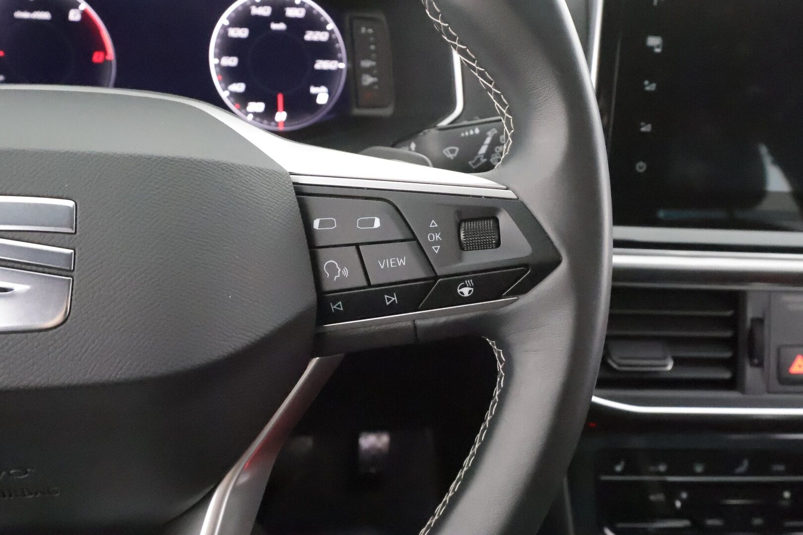 Seat Tarraco 2023 1,4 PHEV 245 e-Hybrid Xcellence Launch Edition DSG - | ACC | LED | P.Kamera | Kaistavahti | Navi | Keyless | 1-om Suomi-auto | Merkkihuollot | 2x Latauskaapelit | Kahdet renkaat |