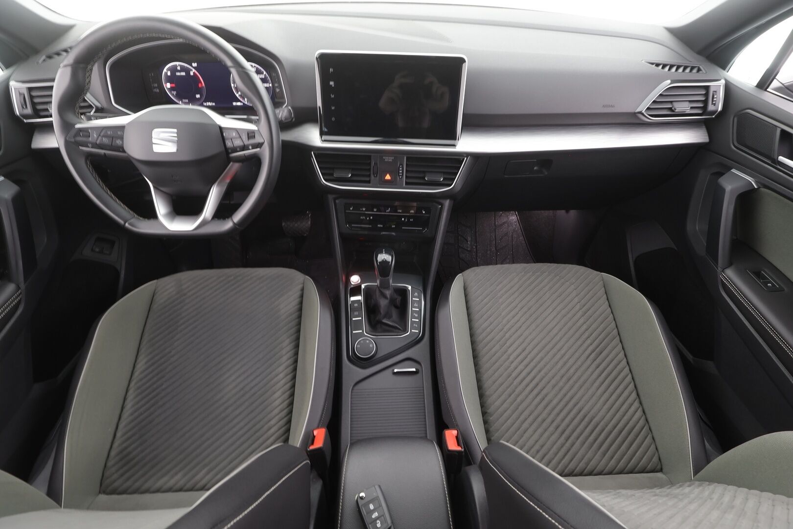 Seat Tarraco 2023 1,4 PHEV 245 e-Hybrid Xcellence Launch Edition DSG - | ACC | LED | P.Kamera | Kaistavahti | Navi | Keyless | 1-om Suomi-auto | Merkkihuollot | 2x Latauskaapelit | Kahdet renkaat |