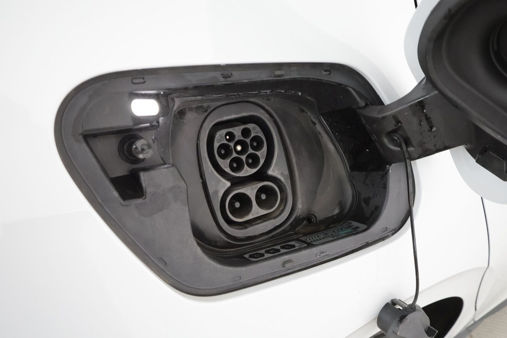 Volkswagen ID.3 2023 Pro Business 150 kW, akku 58 kWh * ACC / ILP / HUD / IQ.Light / 360° / Muistipenkit hieronnalla / Lasikatto / Navi / Keyless * - 1.Om Suomi-auto / Kahdet renkaat aluvanteilla / Huippuvarusteet - HULLUT AVAJAISHULINAT KORKOTARJOUS 3,29 %