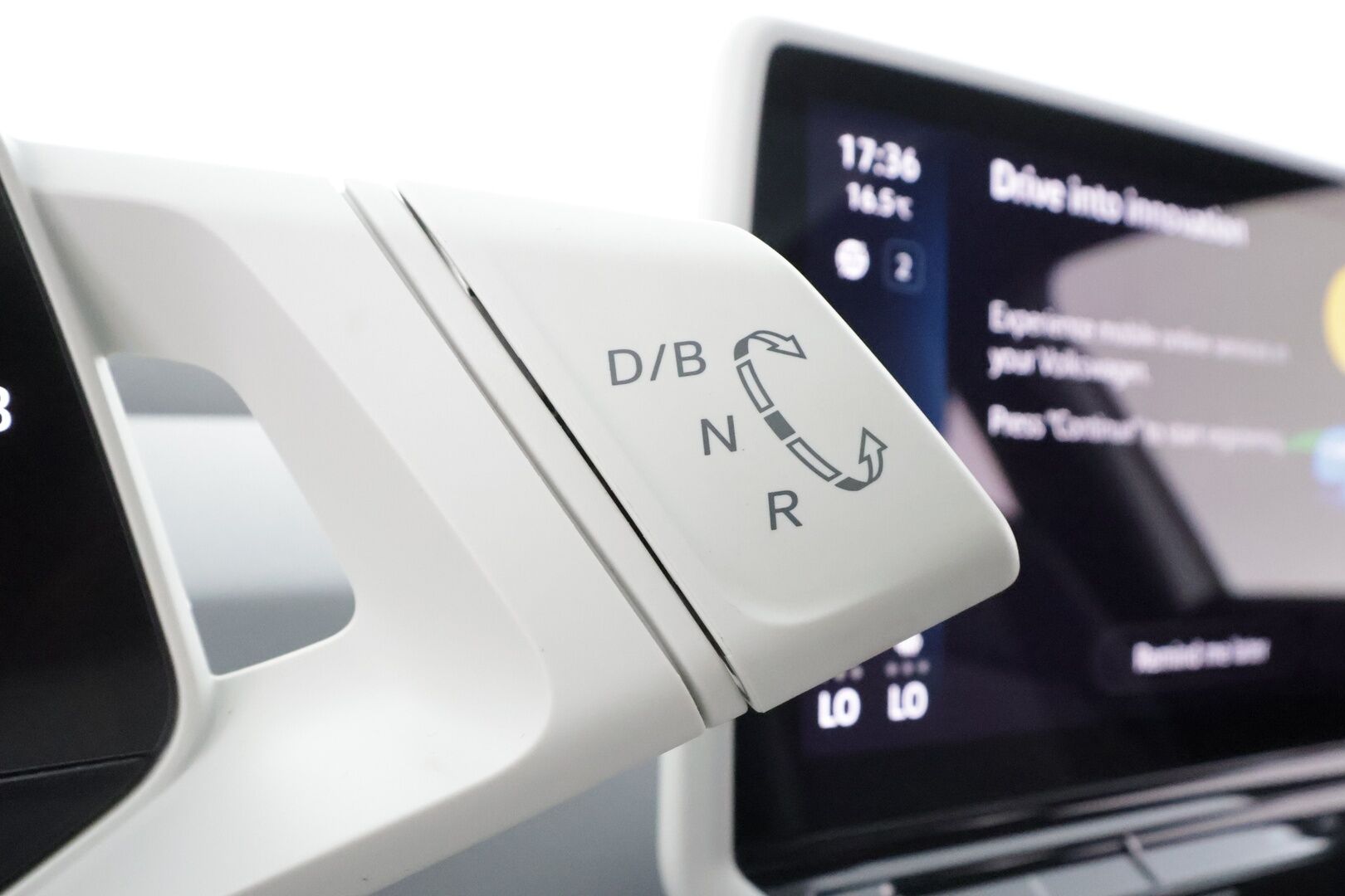 Volkswagen ID.3 2023 Pro Business 150 kW, akku 58 kWh * ACC / ILP / HUD / IQ.Light / 360° / Muistipenkit hieronnalla / Lasikatto / Navi / Keyless * - 1.Om Suomi-auto / Kahdet renkaat aluvanteilla / Huippuvarusteet - HULLUT AVAJAISHULINAT KORKOTARJOUS 3,29 %